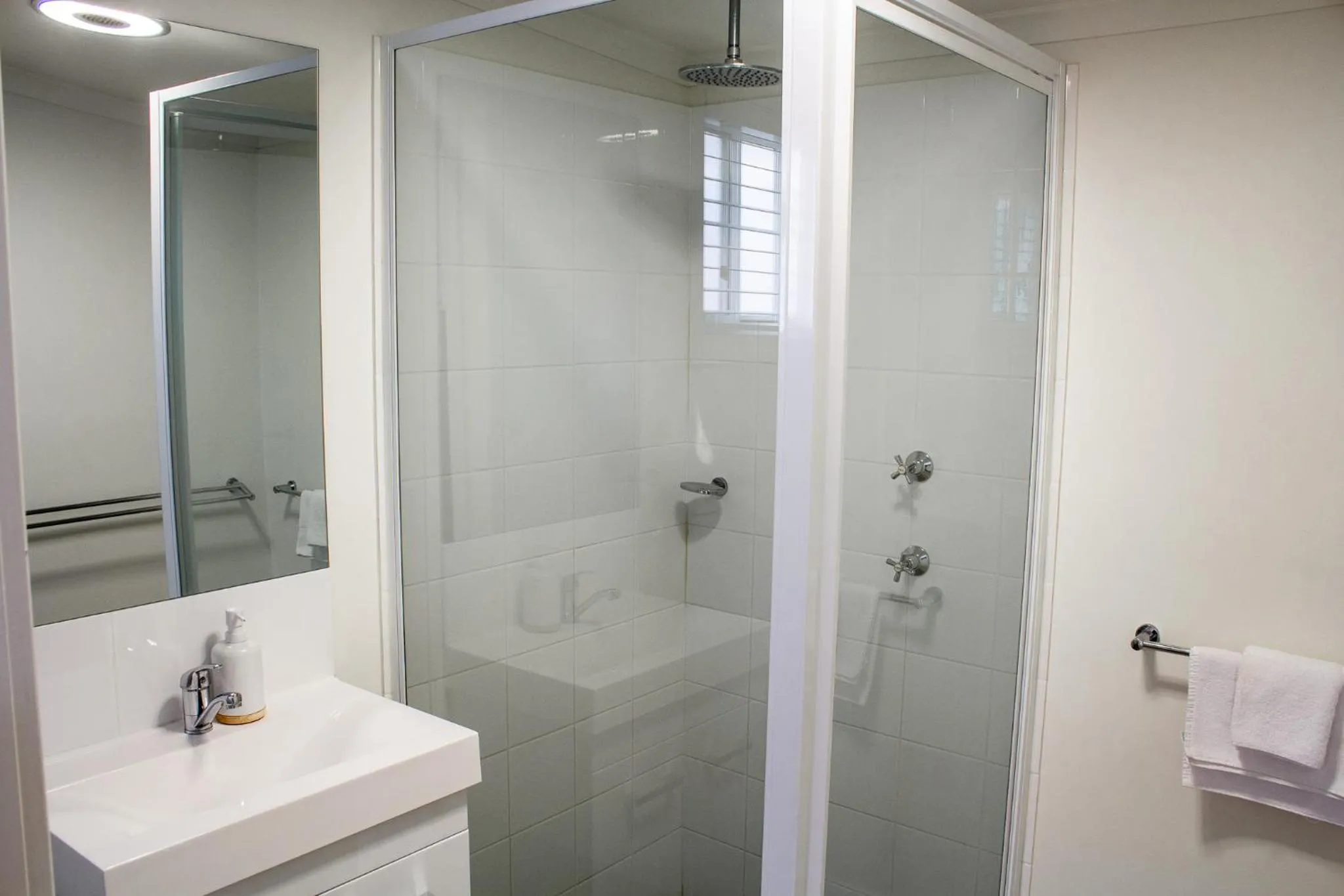 Bathurst Goldfields Resort - Conrod Straight, Mount Panorama