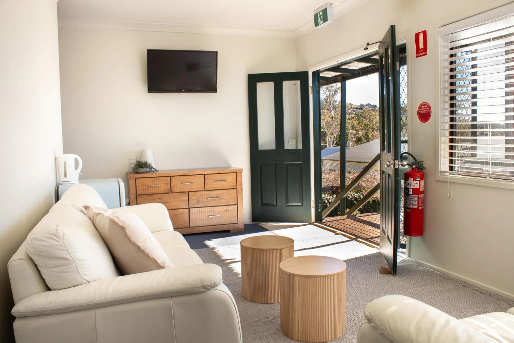Living room in BATHURST GOLDFIELDS MOTEL at 428 CONROD STRAIGHT MOUNT PANORAMA