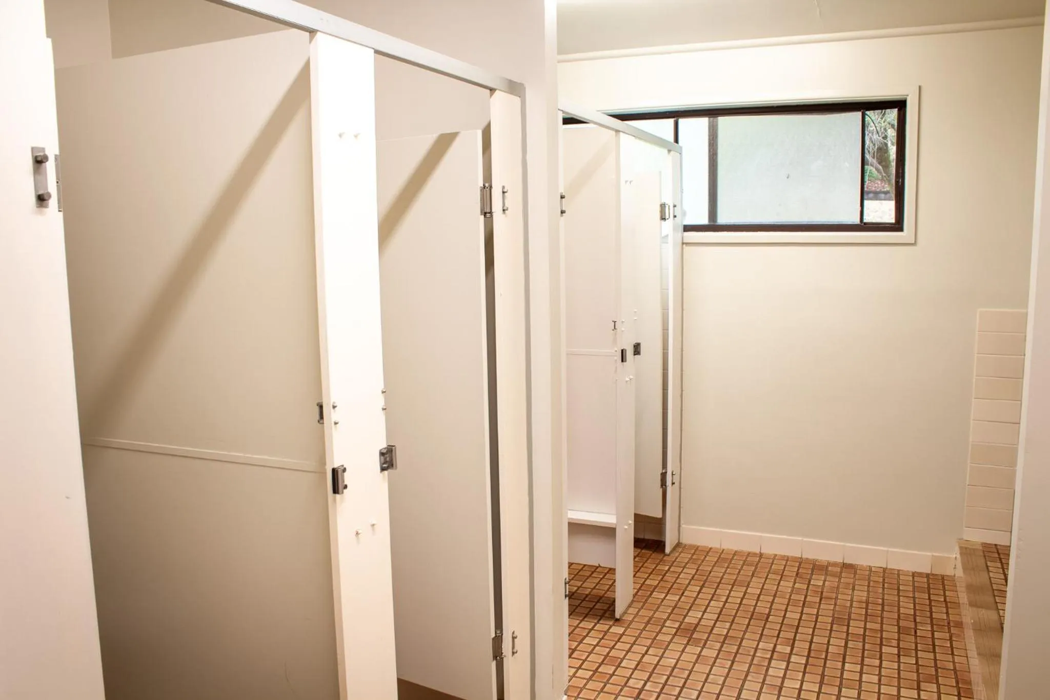 Bathroom in BATHURST GOLDFIELDS MOTEL at 428 CONROD STRAIGHT MOUNT PANORAMA
