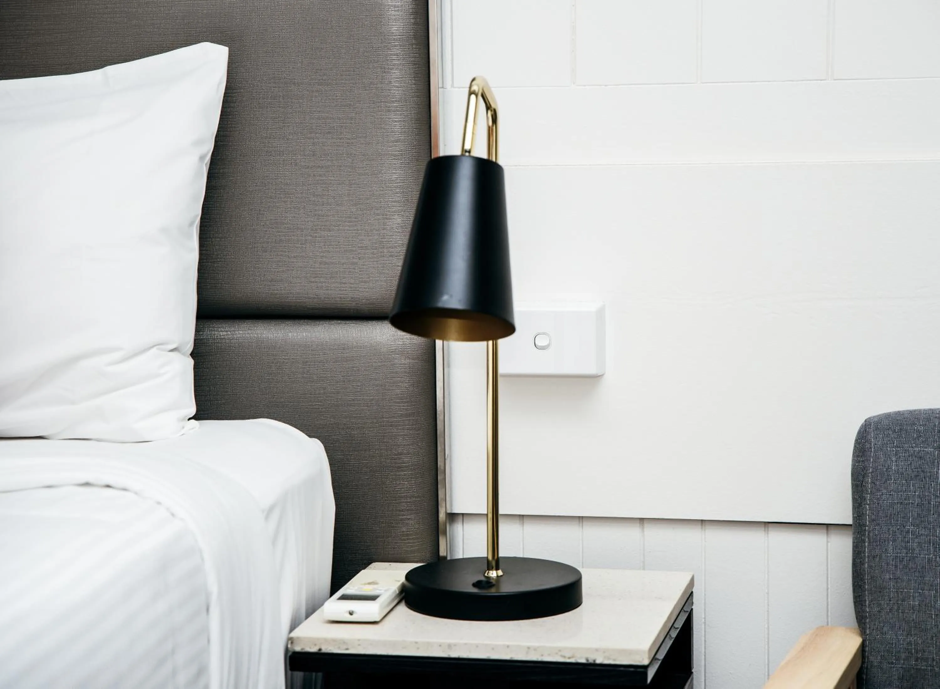 Bed in All Travellers Motor Inn