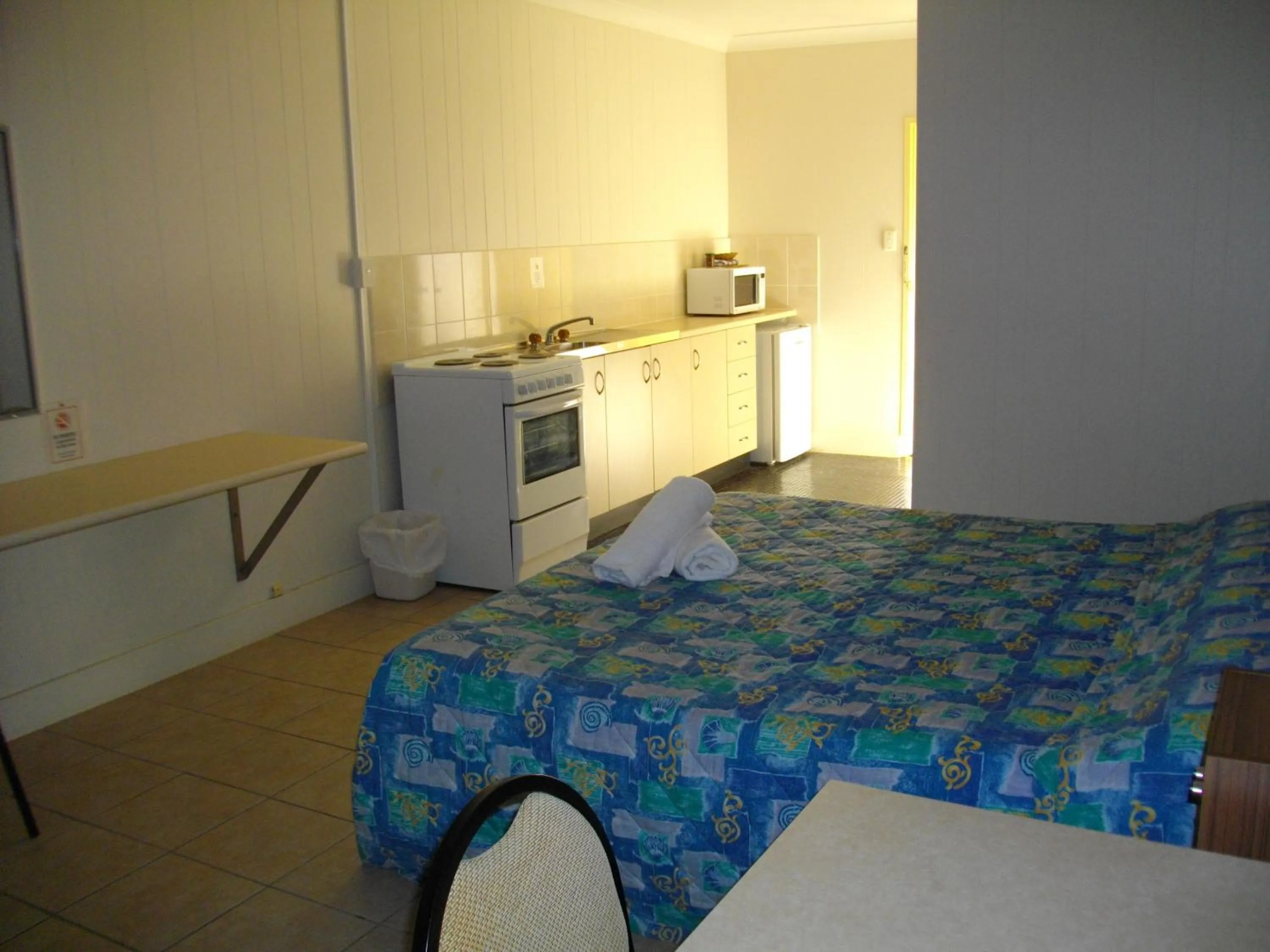 Photo of the whole room, Bed in Kurrimine Beach Motel