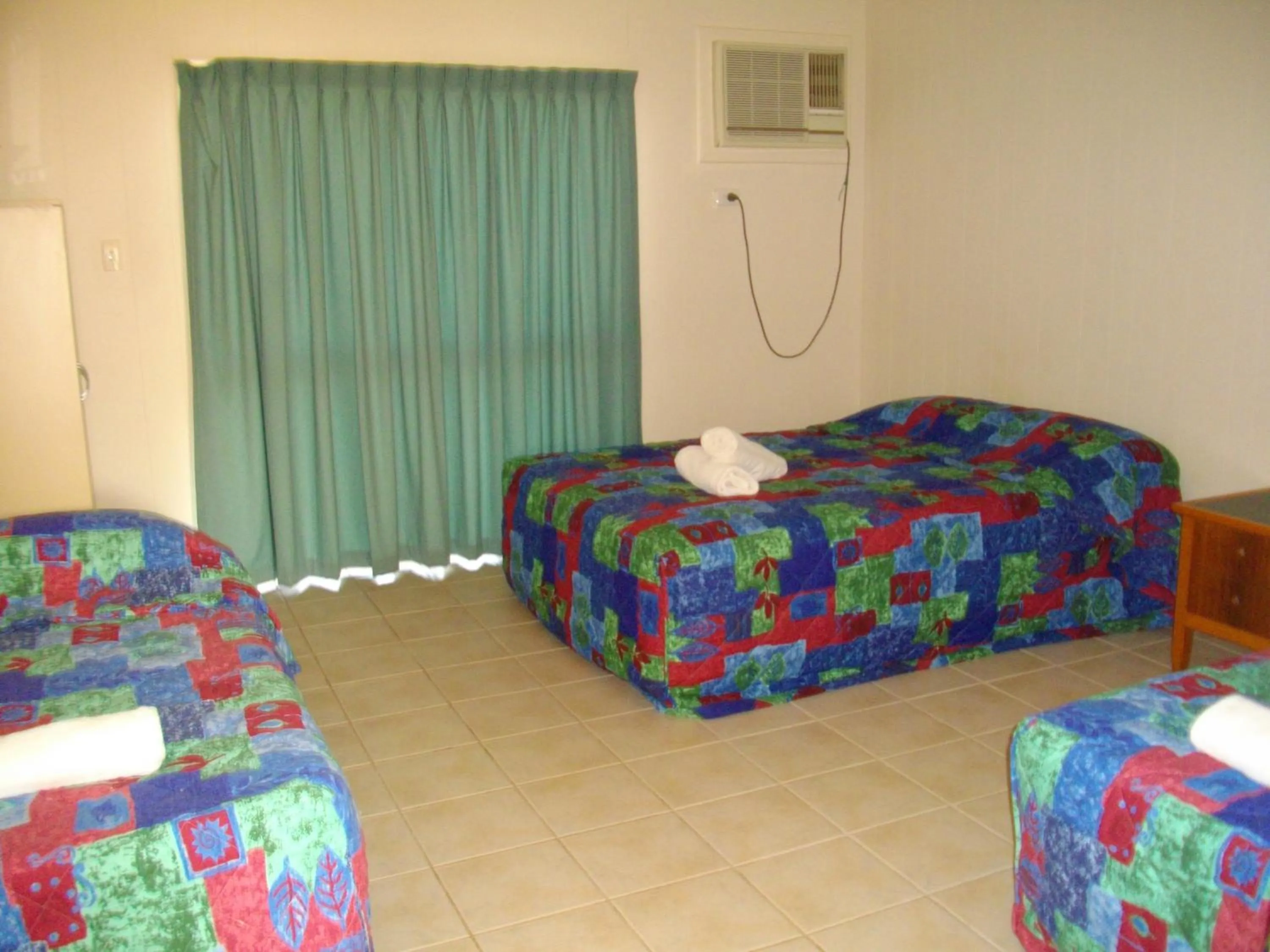 Photo of the whole room in Kurrimine Beach Motel