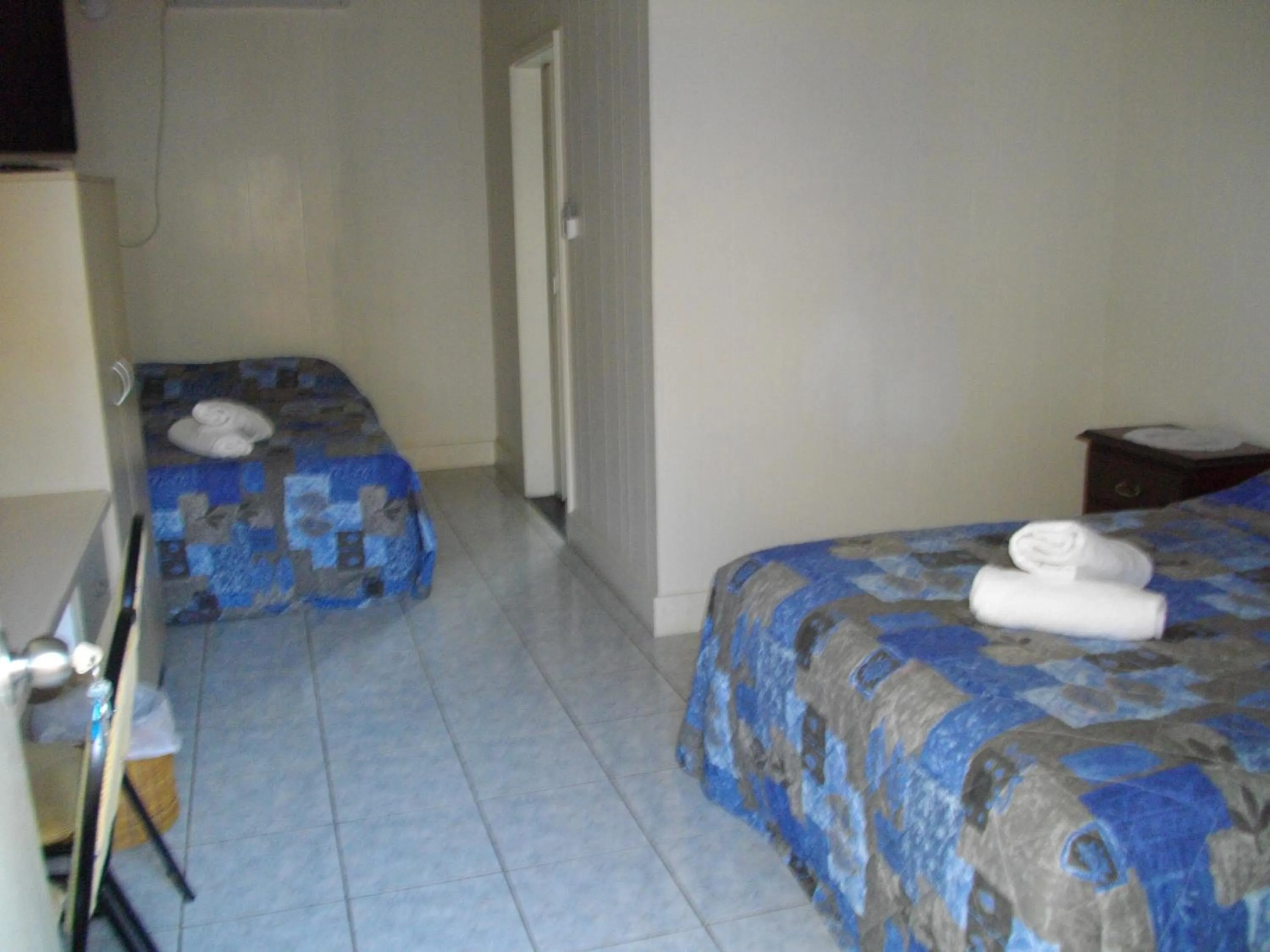 Photo of the whole room, Bed in Kurrimine Beach Motel