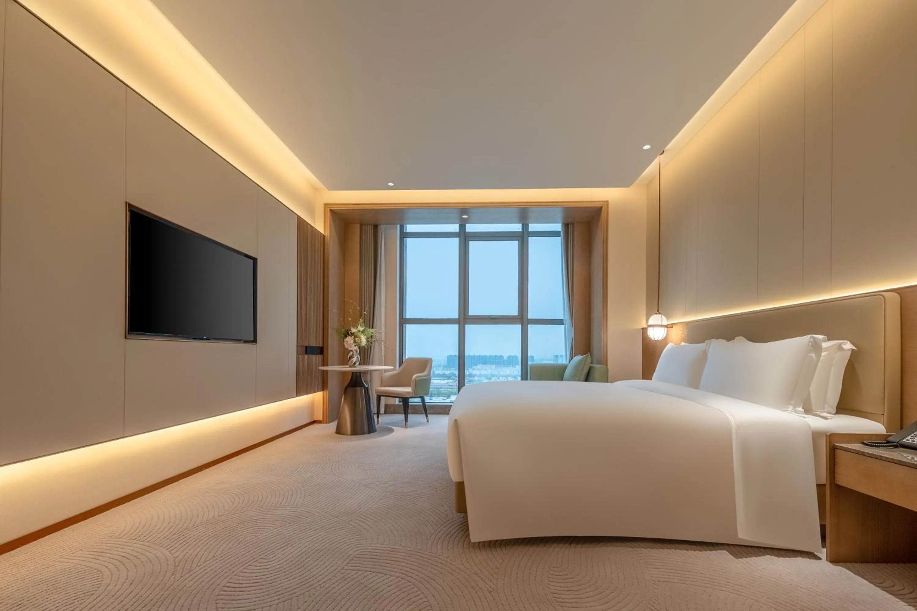 Deluxe King Room - Non-Smoking in Wyndham Garden Shanghai Songjiang