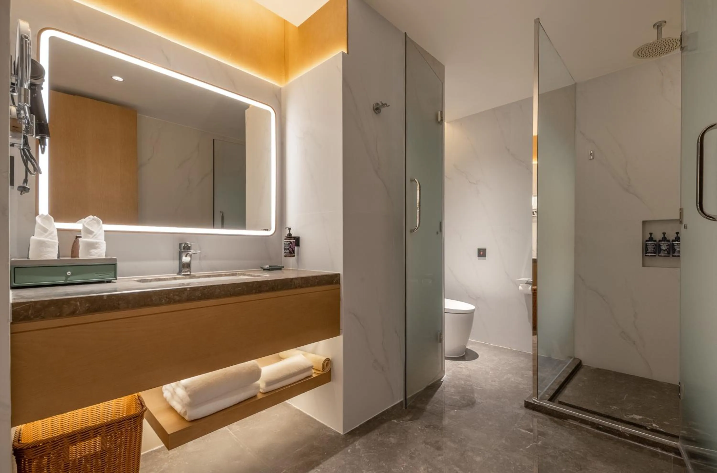 Toilet in Wyndham Garden Shanghai Songjiang