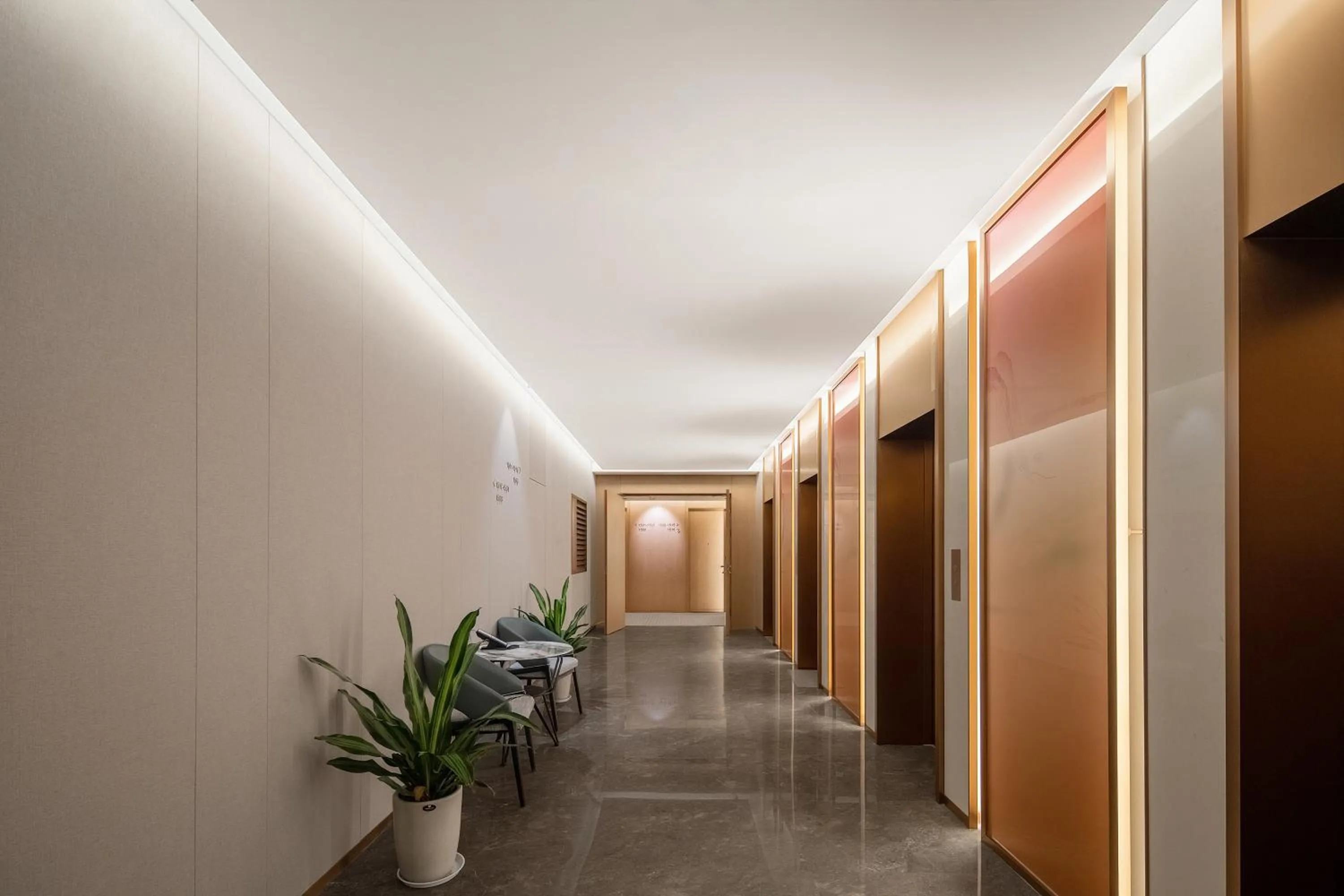 elevator in Wyndham Garden Shanghai Songjiang