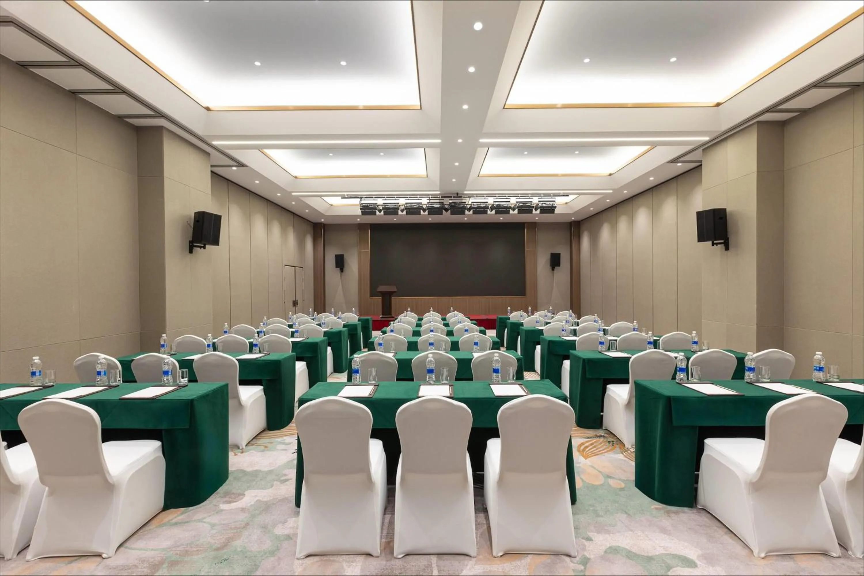 Meeting/conference room in Wyndham Garden Shanghai Songjiang