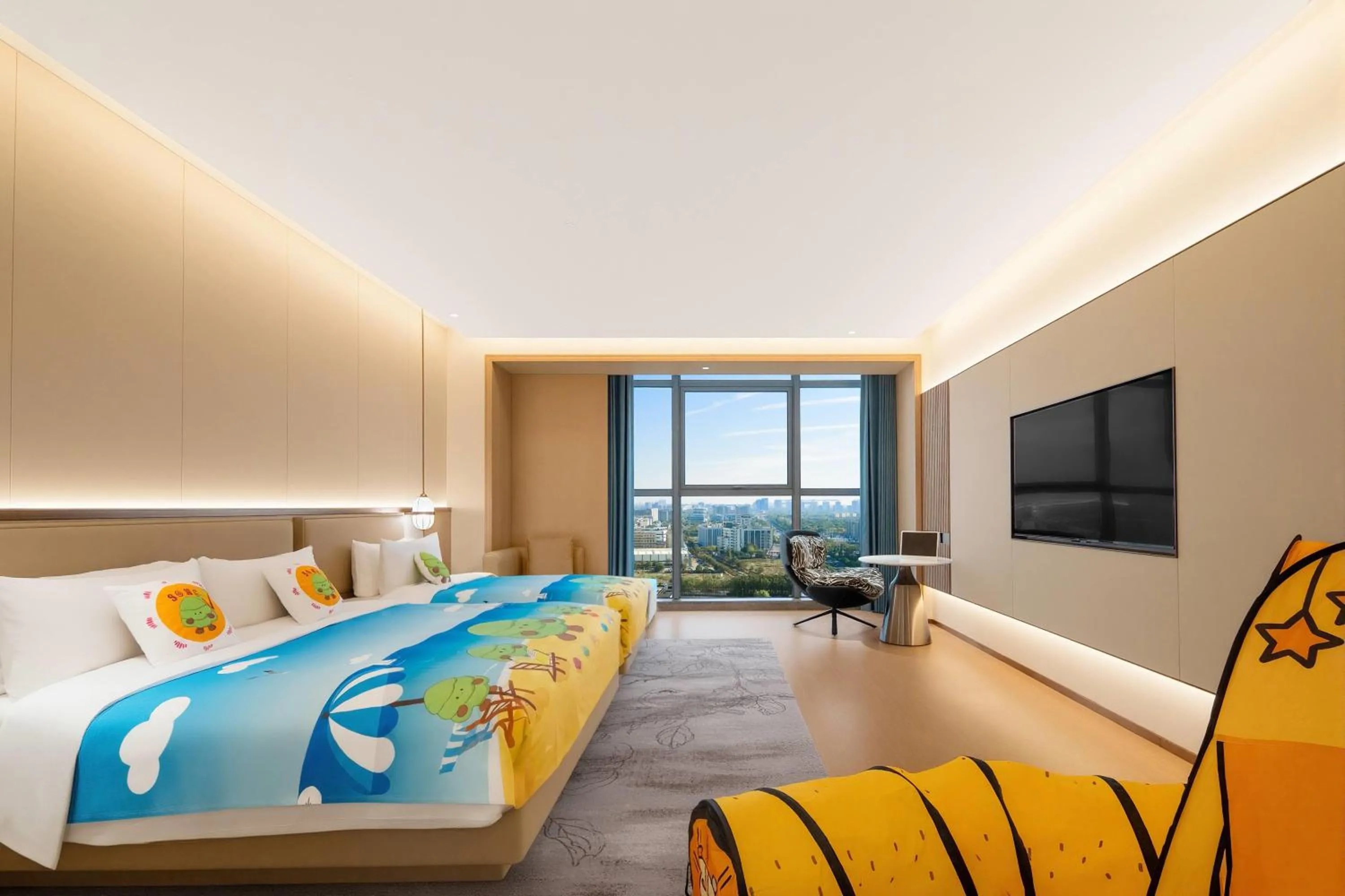 Photo of the whole room, Bed in Wyndham Garden Shanghai Songjiang