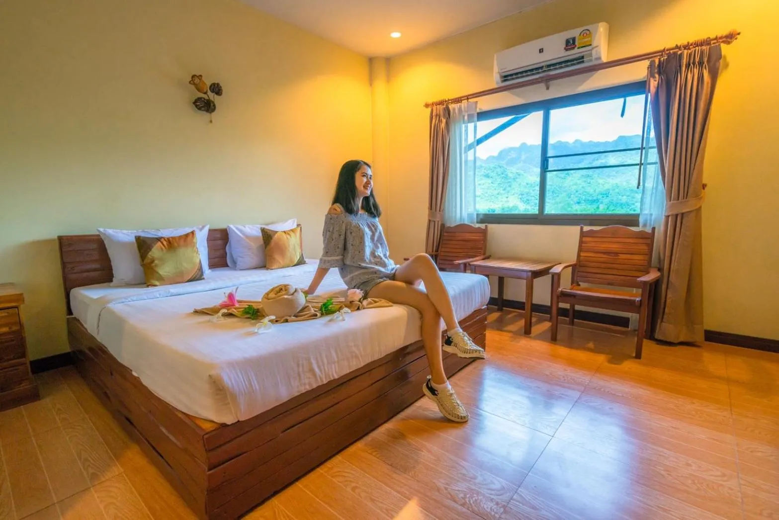 Staff, Bed in Star Hill River Kwai Resort