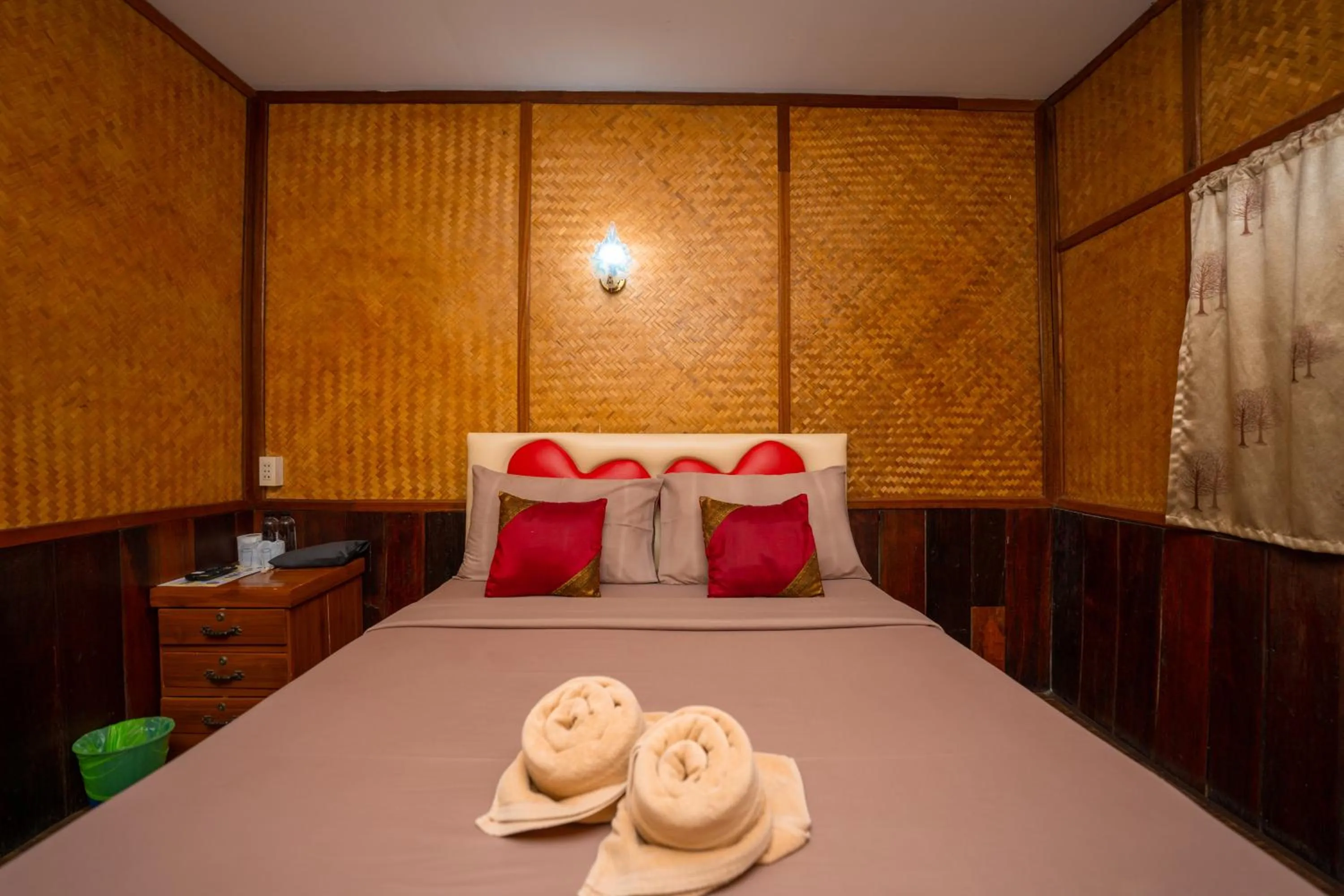 Bedroom, Bed in Star Hill River Kwai Resort