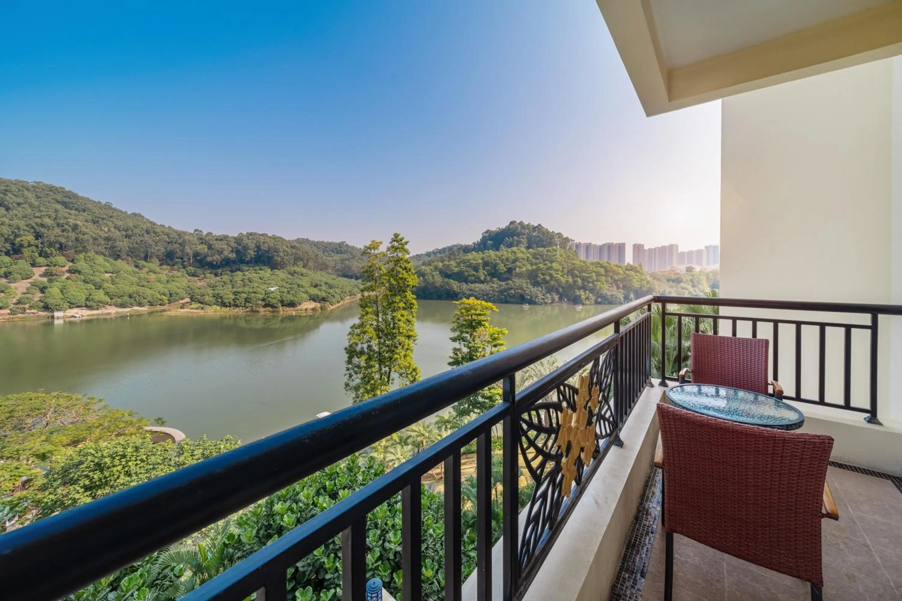 Balcony/Terrace in Good View Hotel Tangxia - 15 mins drive from Dongguan South Railway Station