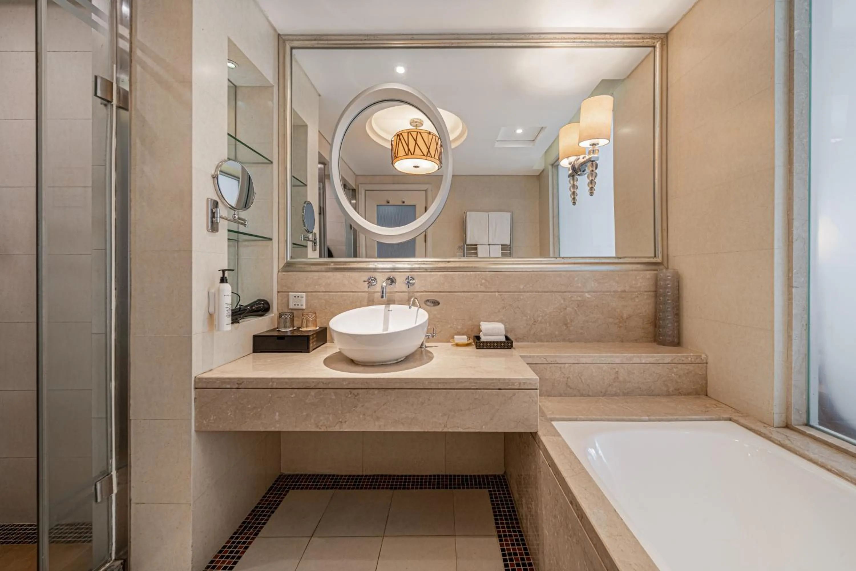 Bathroom in Good View Hotel Tangxia - 15 mins drive from Dongguan South Railway Station