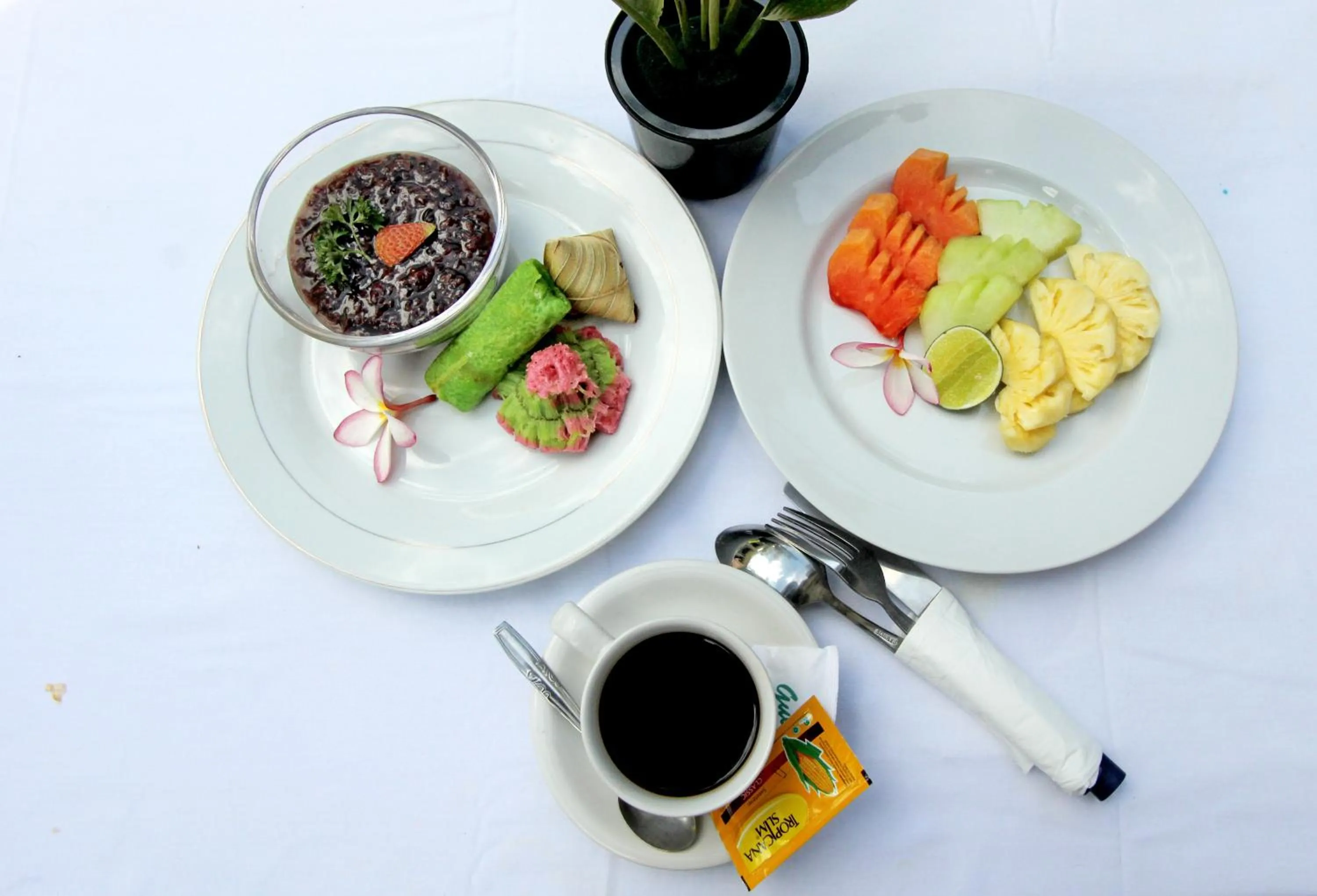 Breakfast in Srikandi Inn