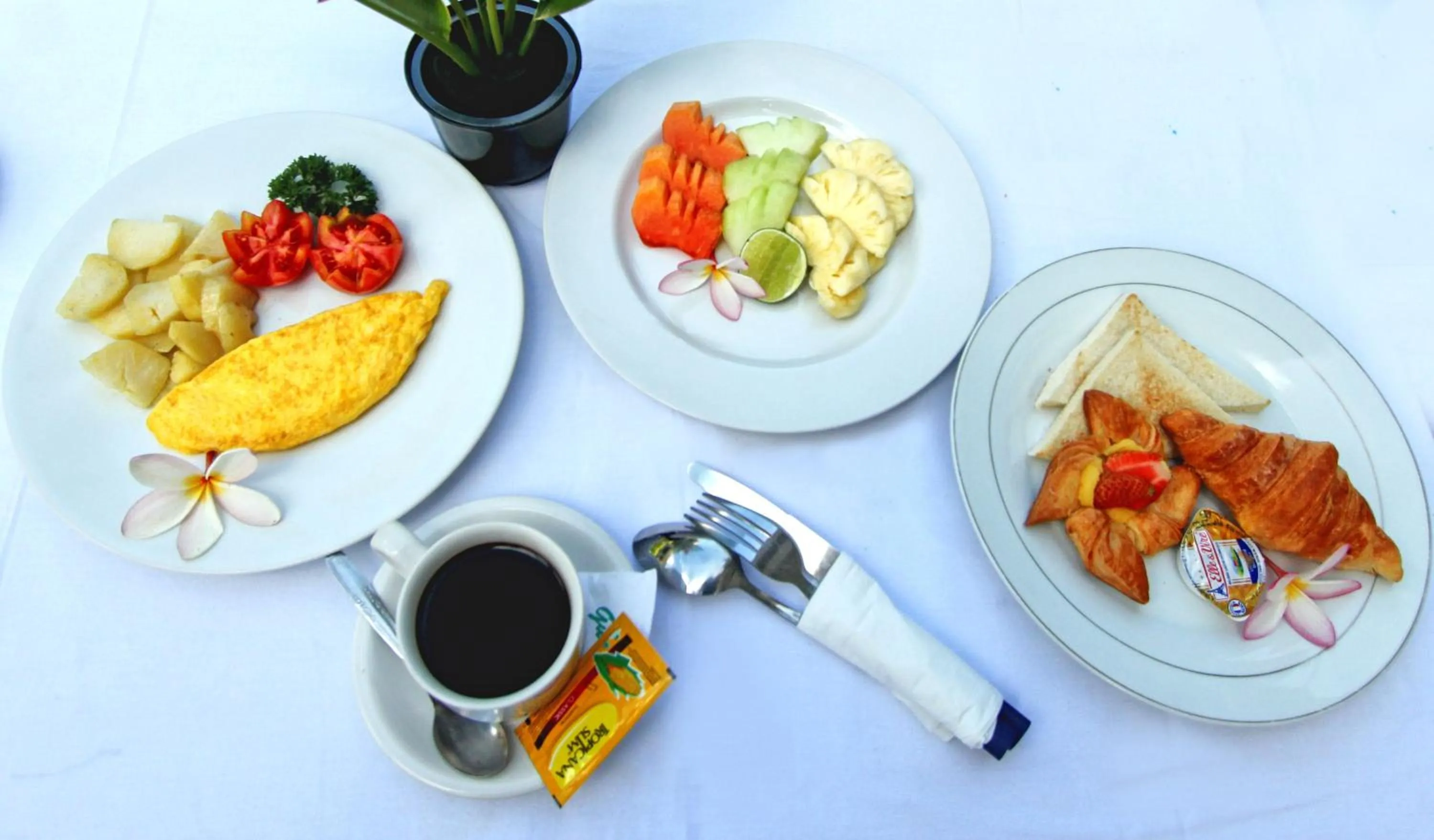 American breakfast in Srikandi Inn