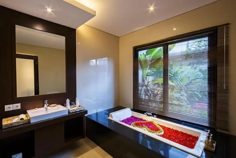 Bathroom, Bed in Buana Bali Villas & Spa