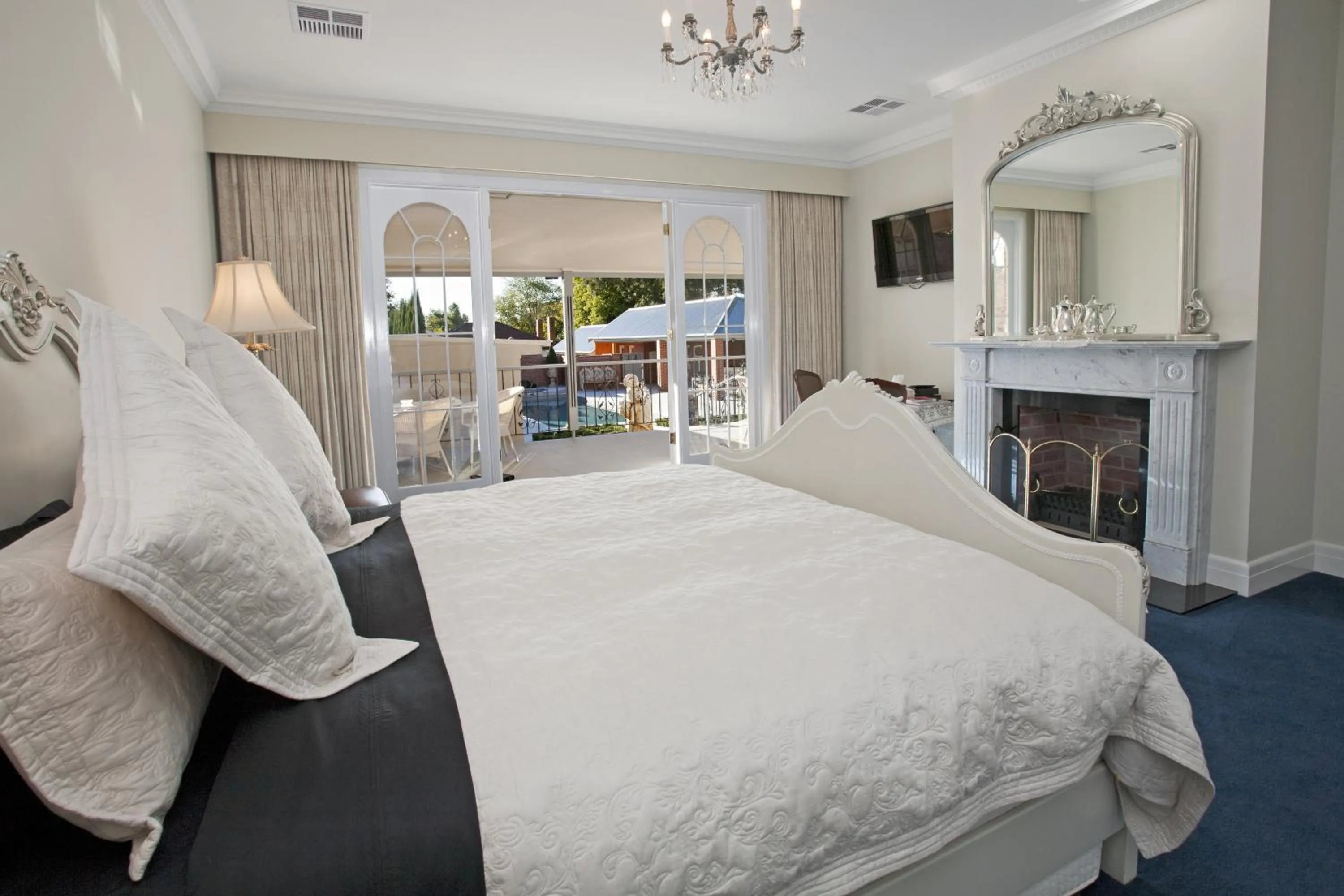 Day, Bed in Freeman On Ford