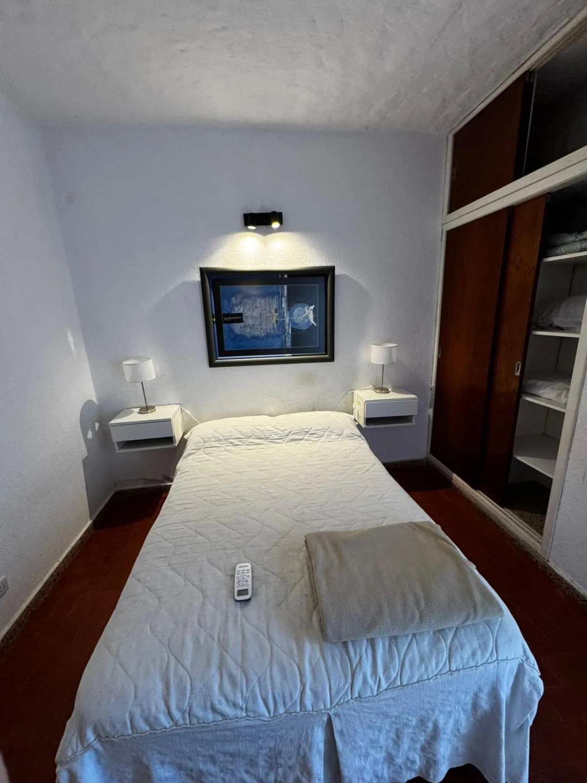 Bedroom, Bed in Departamentos de la reduccion