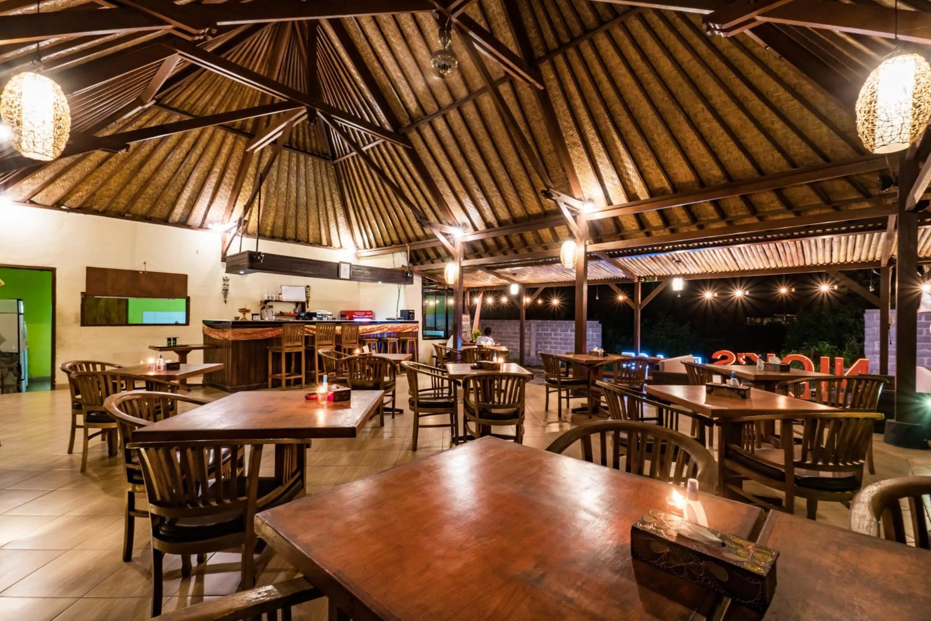 Restaurant/places to eat in The Cozy Villas Lembongan