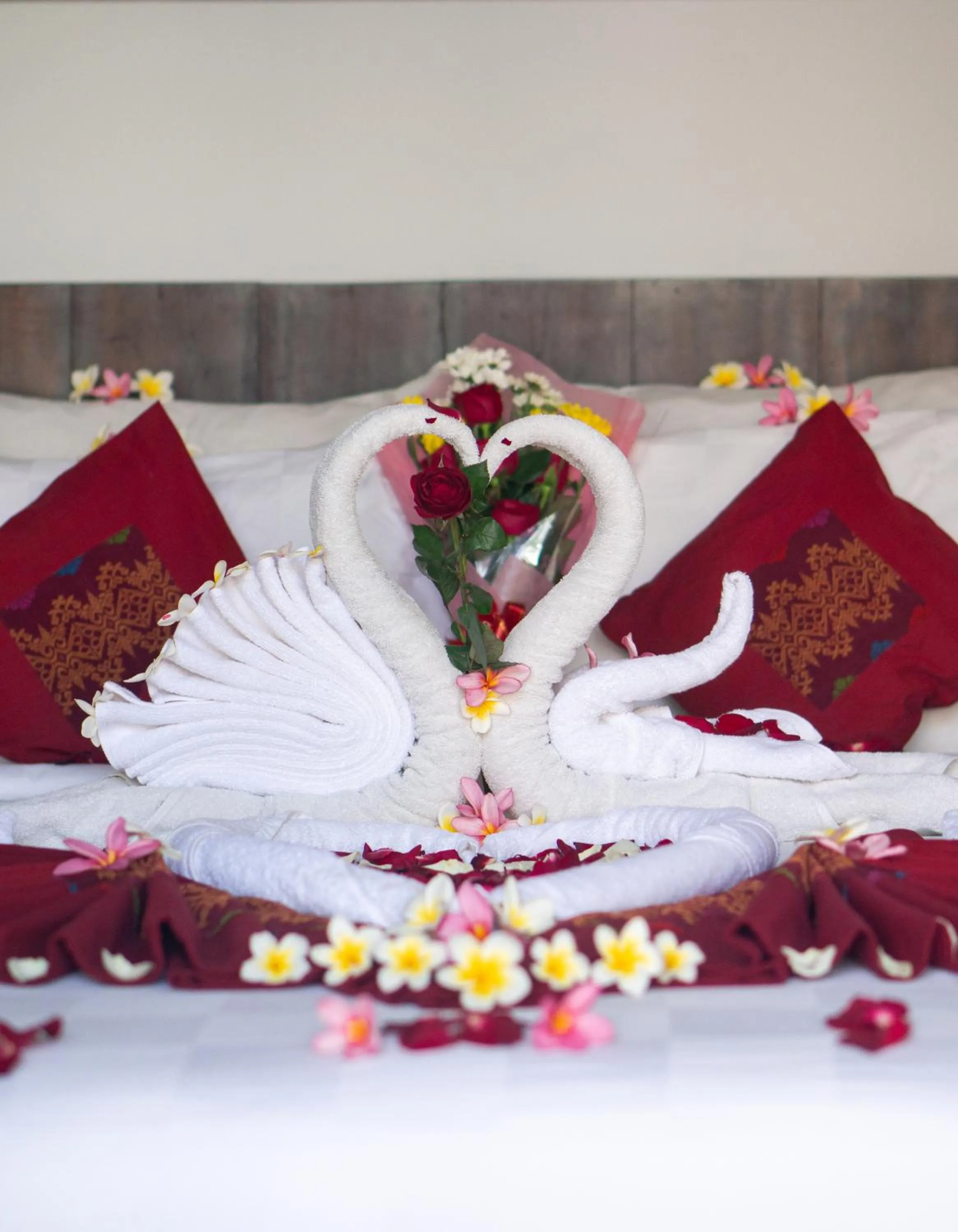 Bed in Kayu Suar Bali Luxury Villas & Spa