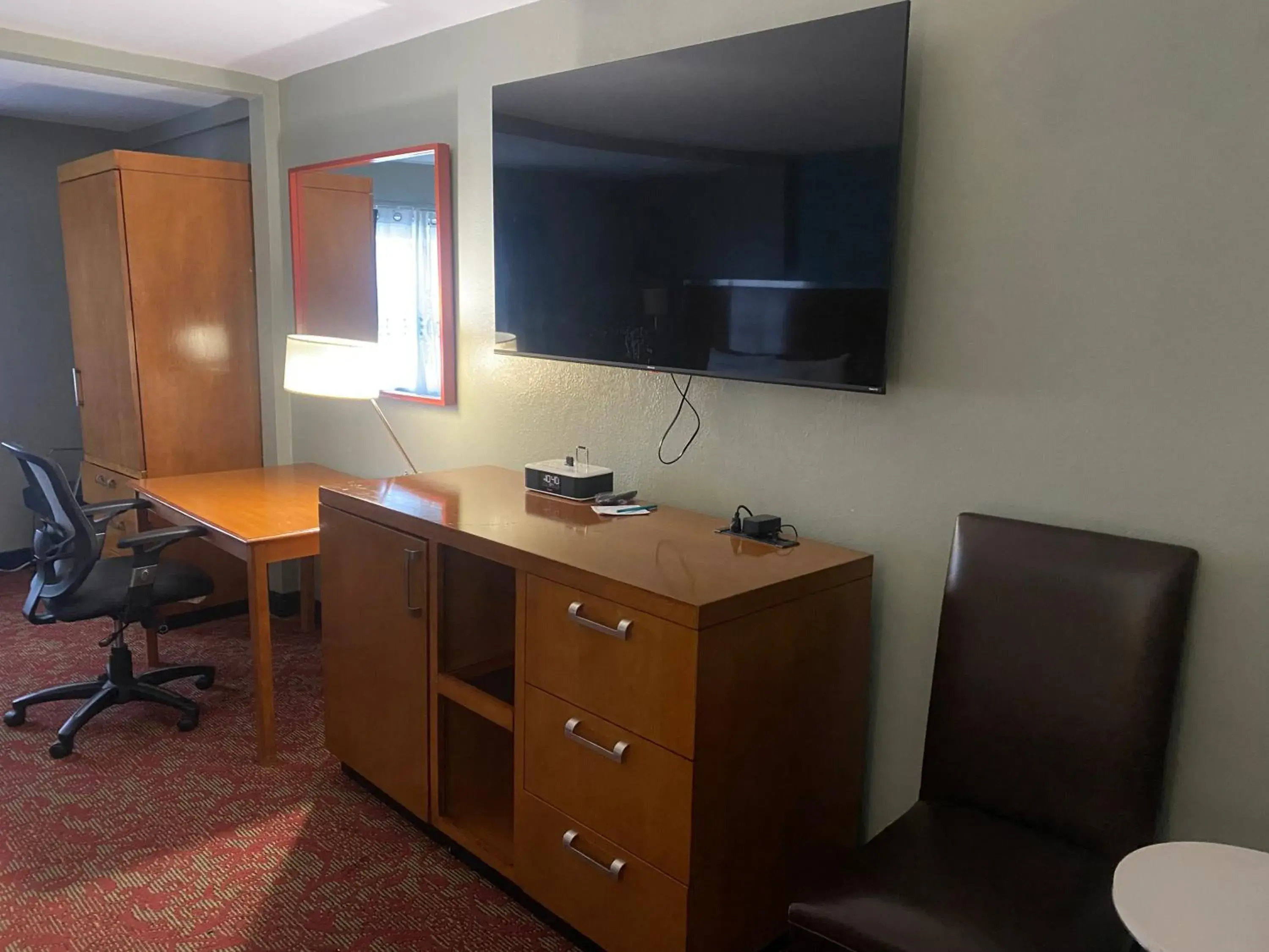 Deluxe Quadruple Room in Hiltop Hotel Deluxe Quadruple Room in Hiltop Hotel