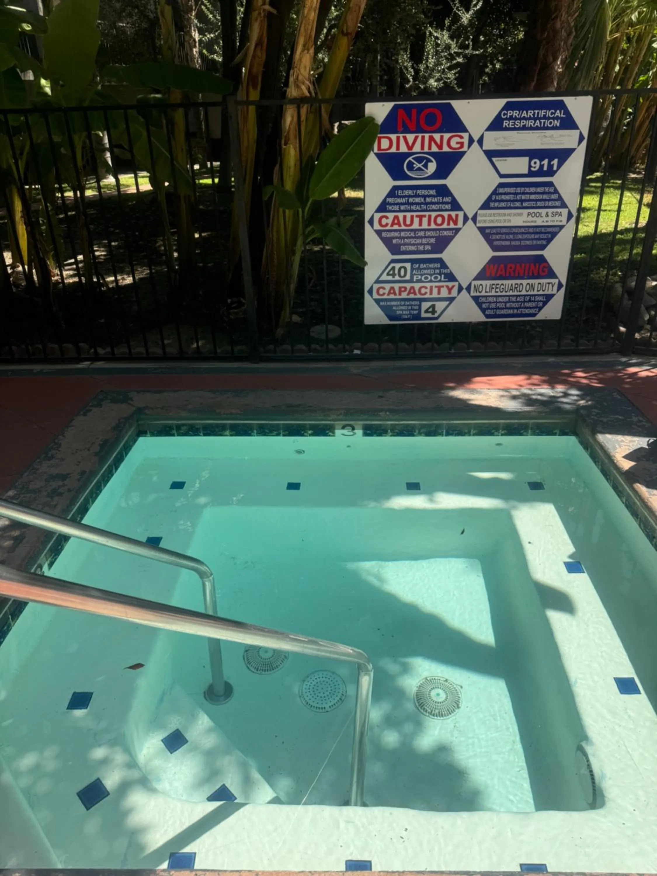 Hot Tub in Hiltop Hotel