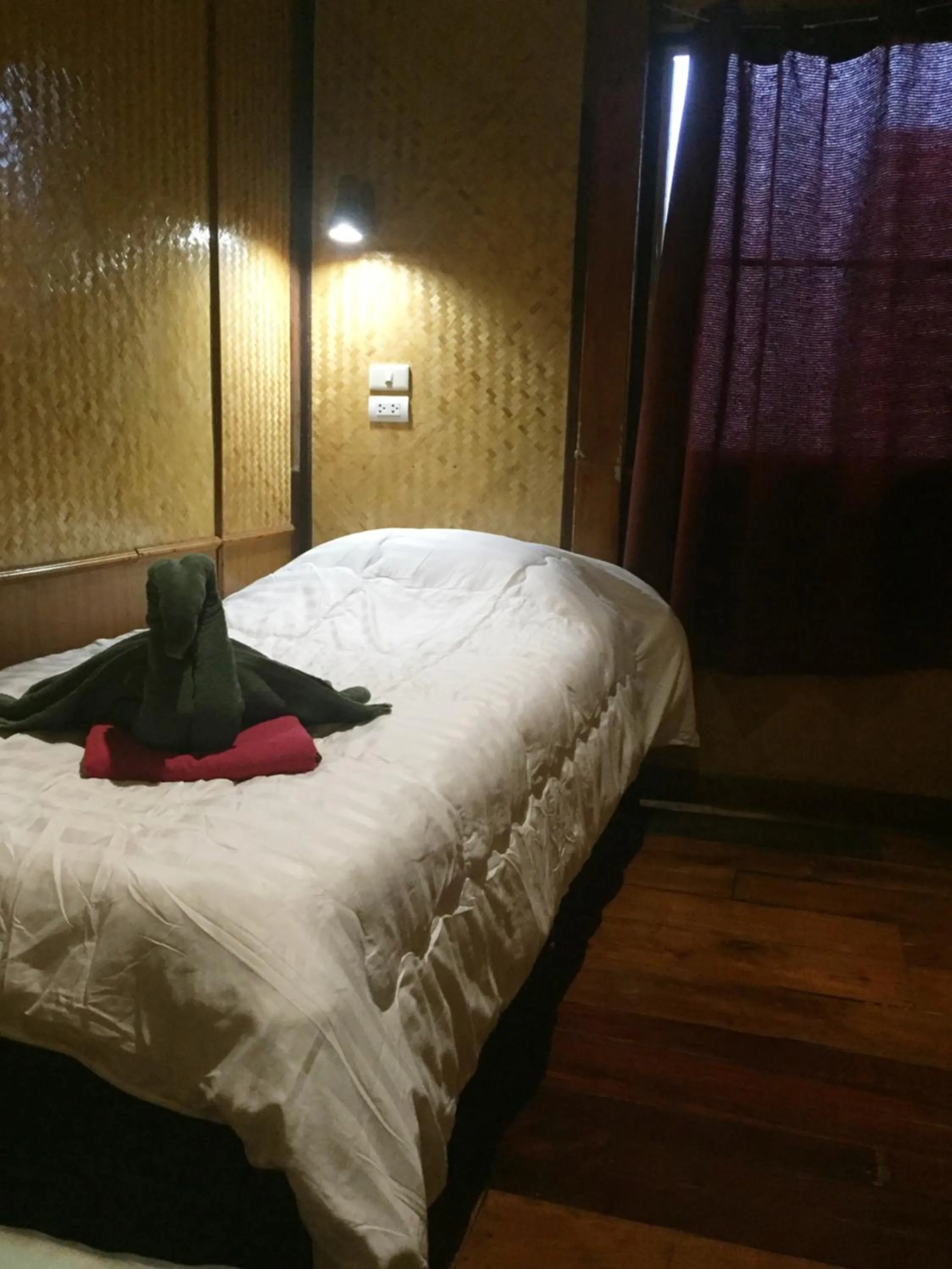 Bed in Shanti Lodge