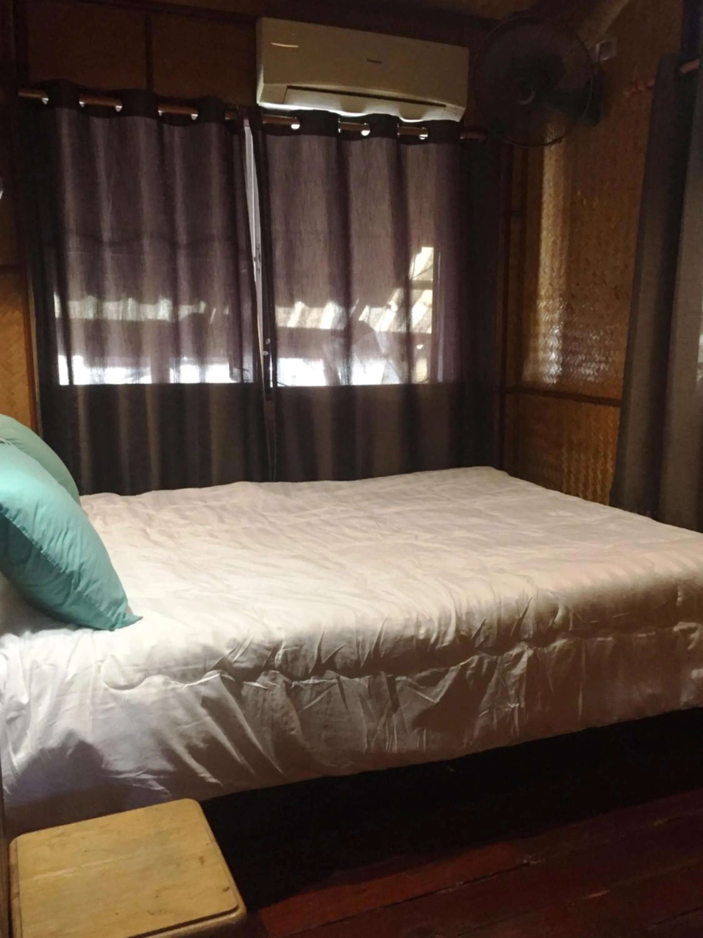 Bed in Shanti Lodge