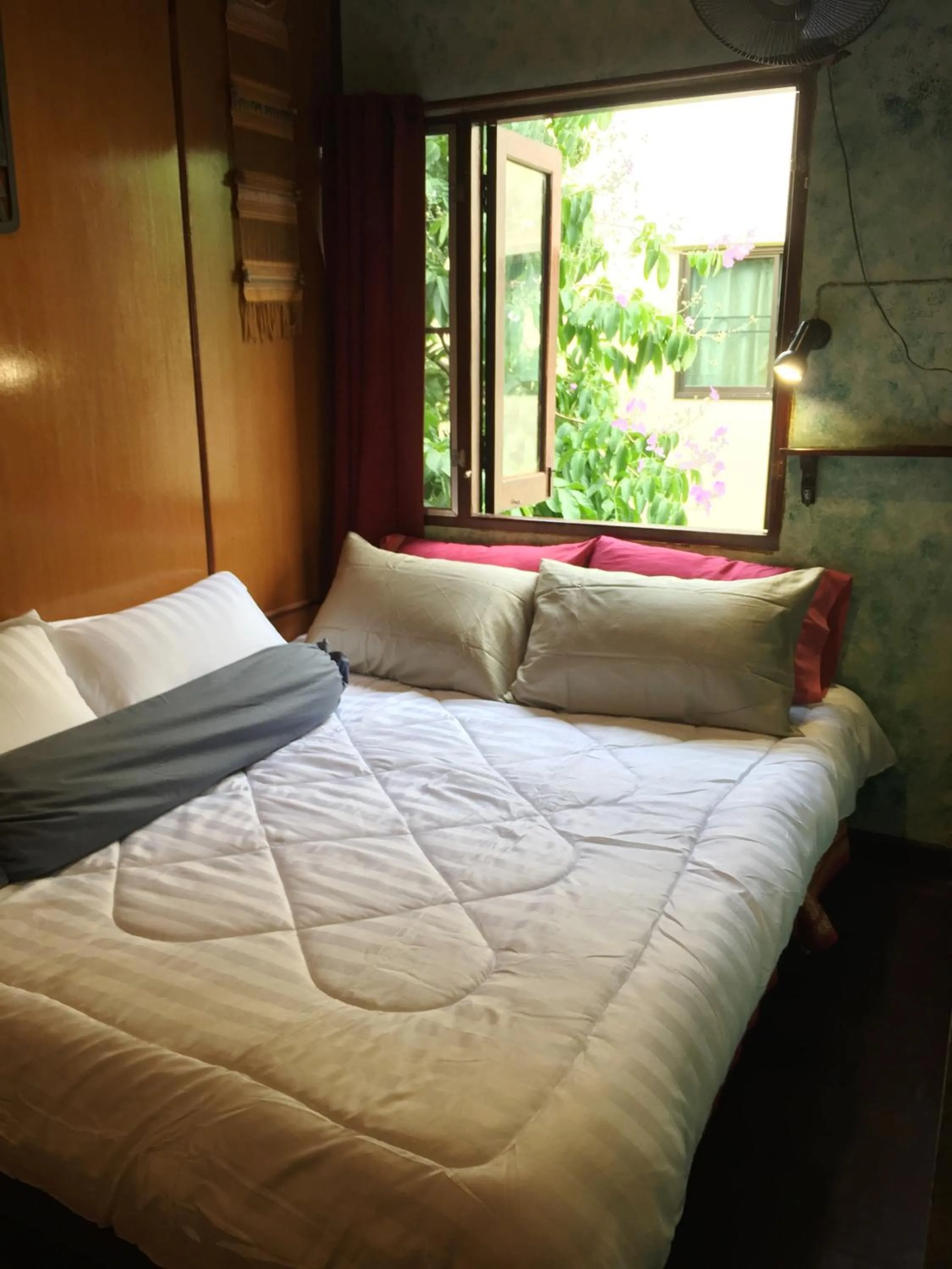 Bed in Shanti Lodge