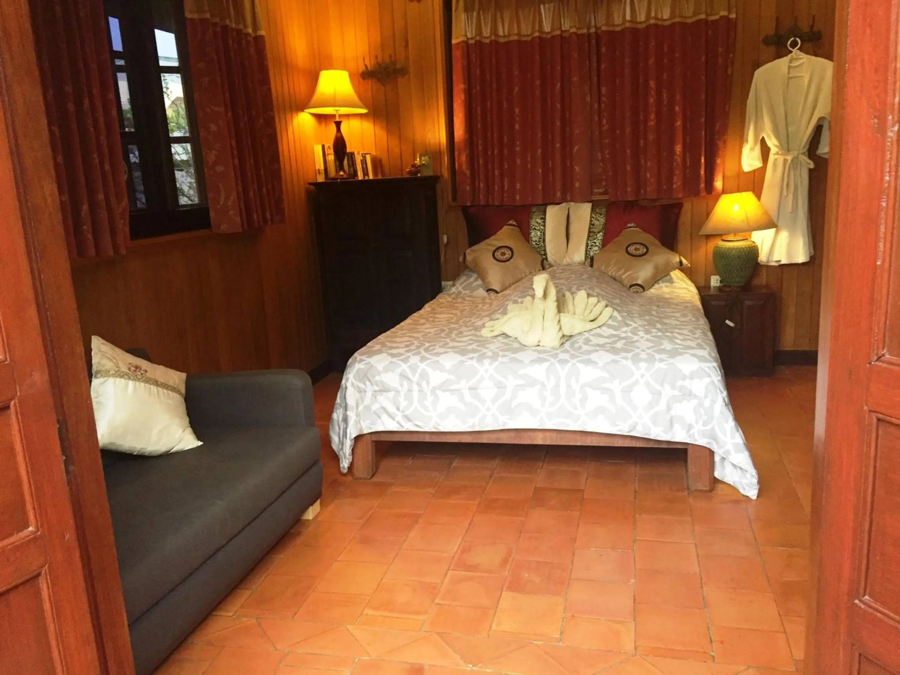 Bed in Shanti Lodge
