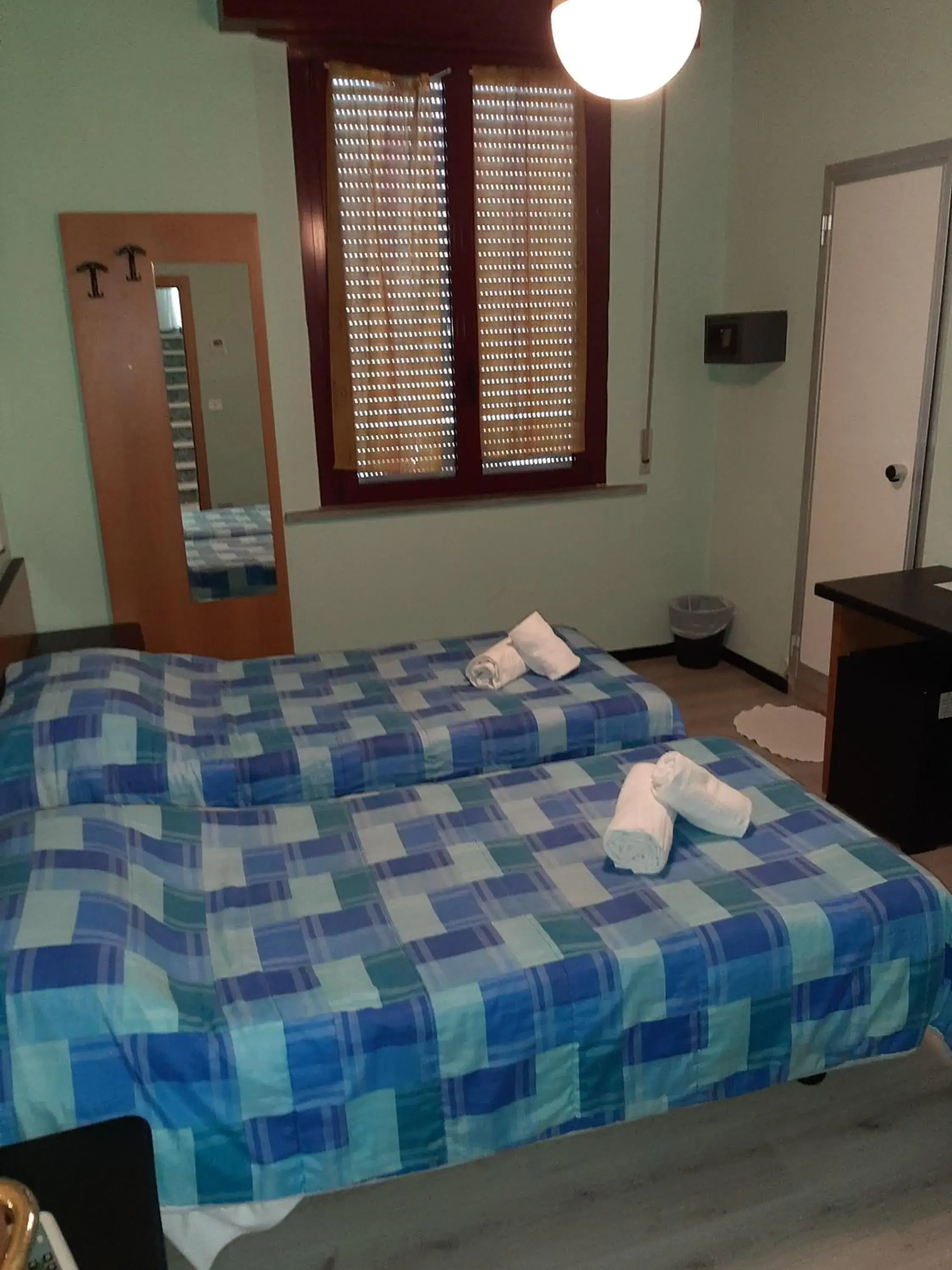 Bedroom in Hotel Niagara Bedroom in Hotel Niagara