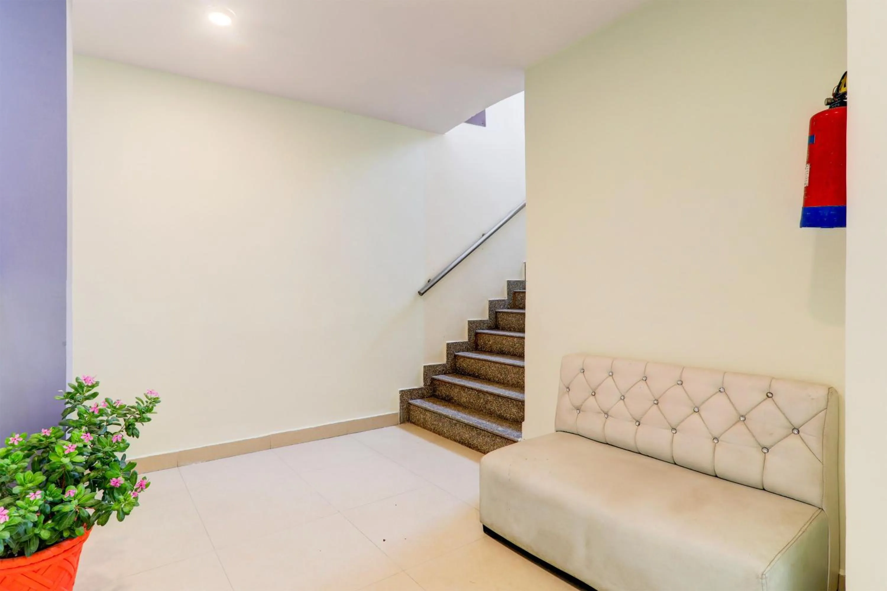 Super Hotel O Indira Nagar