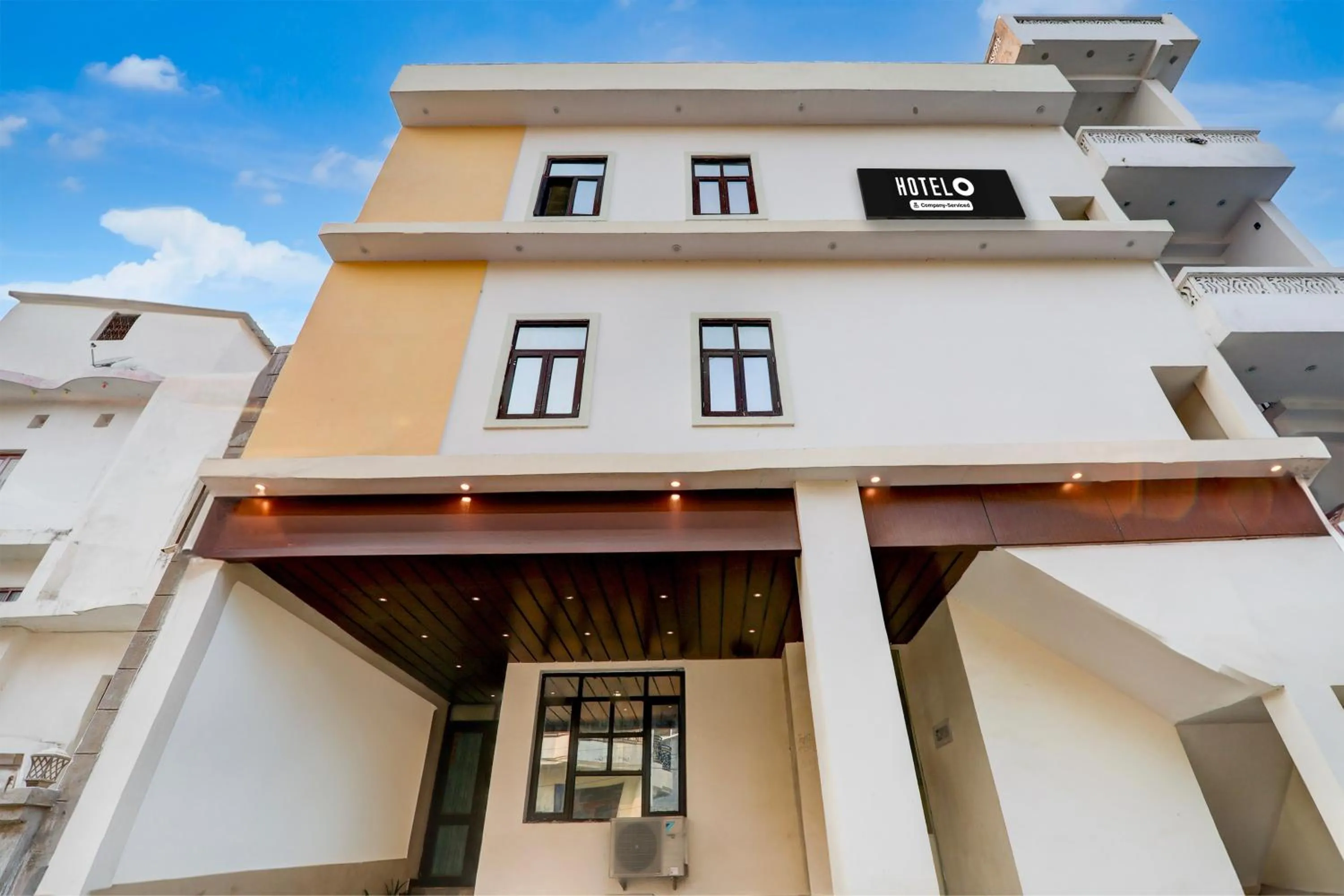Facade/entrance in Super Hotel O Indira Nagar