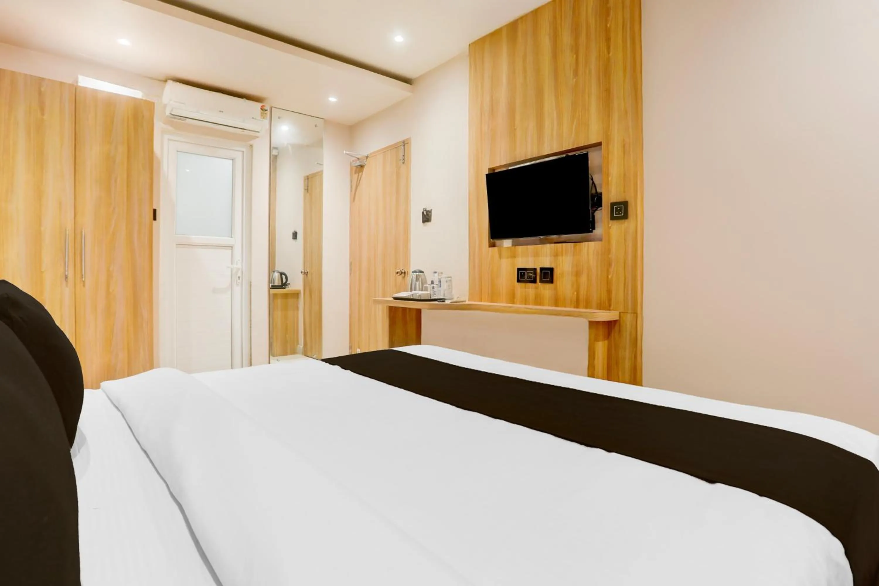 Bedroom, Bed in Super Collection O Manikarnika Sahi Near Jagannath Temple