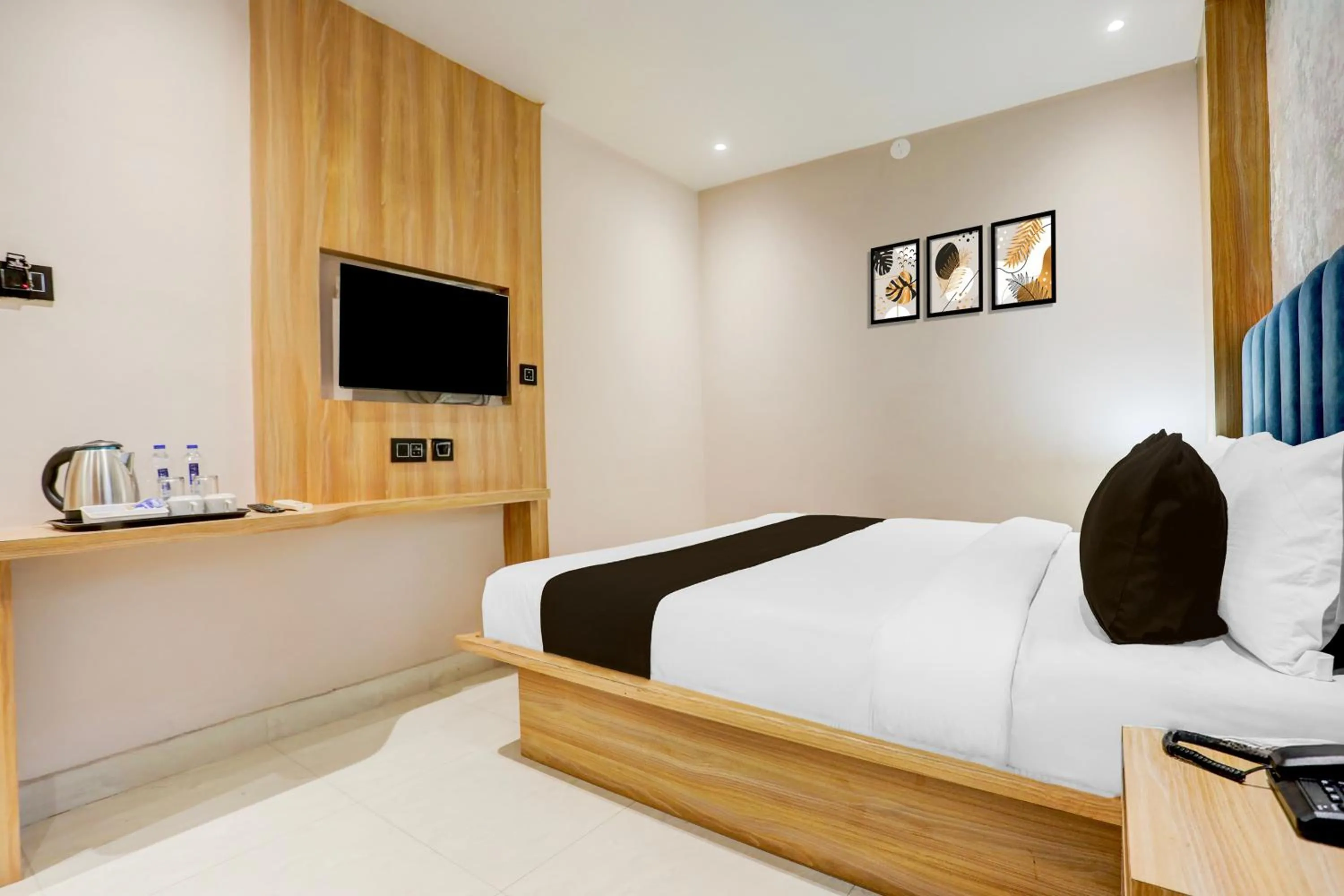 Bedroom, Bed in Super Collection O Manikarnika Sahi Near Jagannath Temple