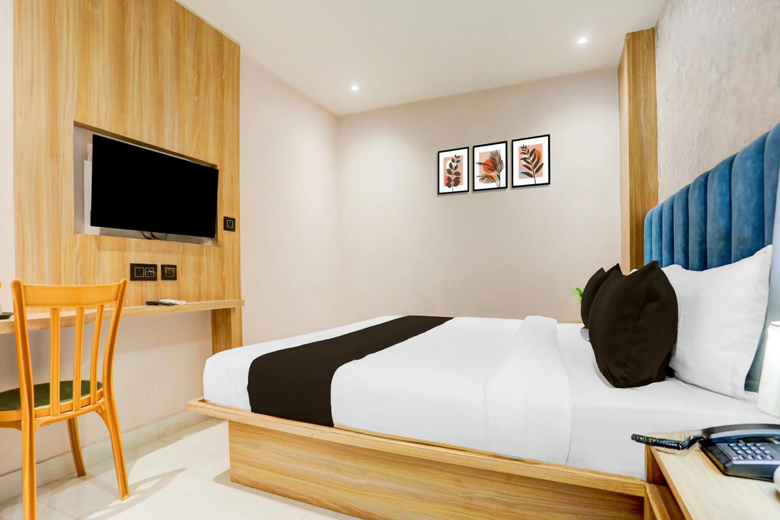 Bedroom, Bed in Super Collection O Manikarnika Sahi Near Jagannath Temple