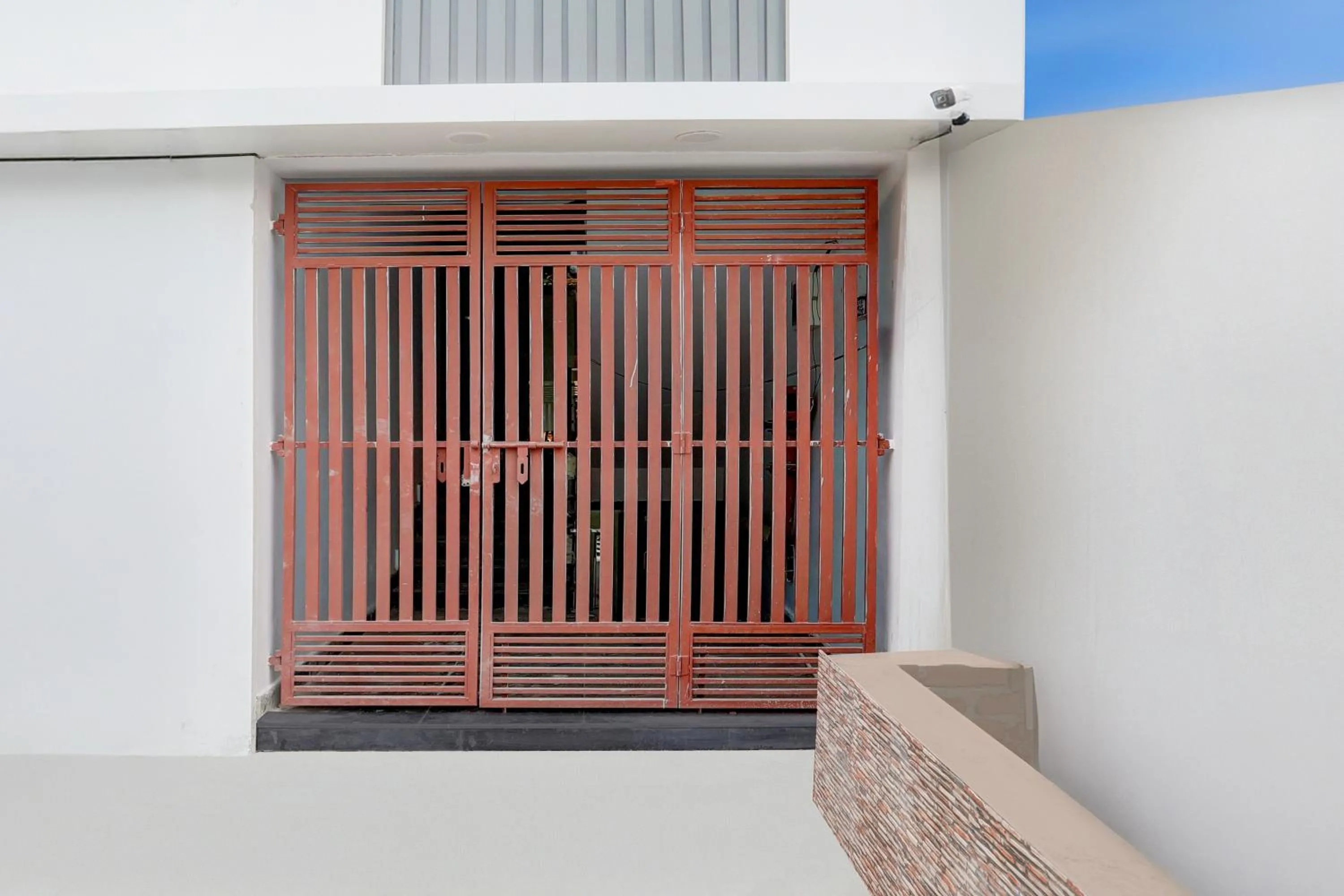 Facade/entrance in Super Townhouse Oak AIIMS Walmi Govindpur