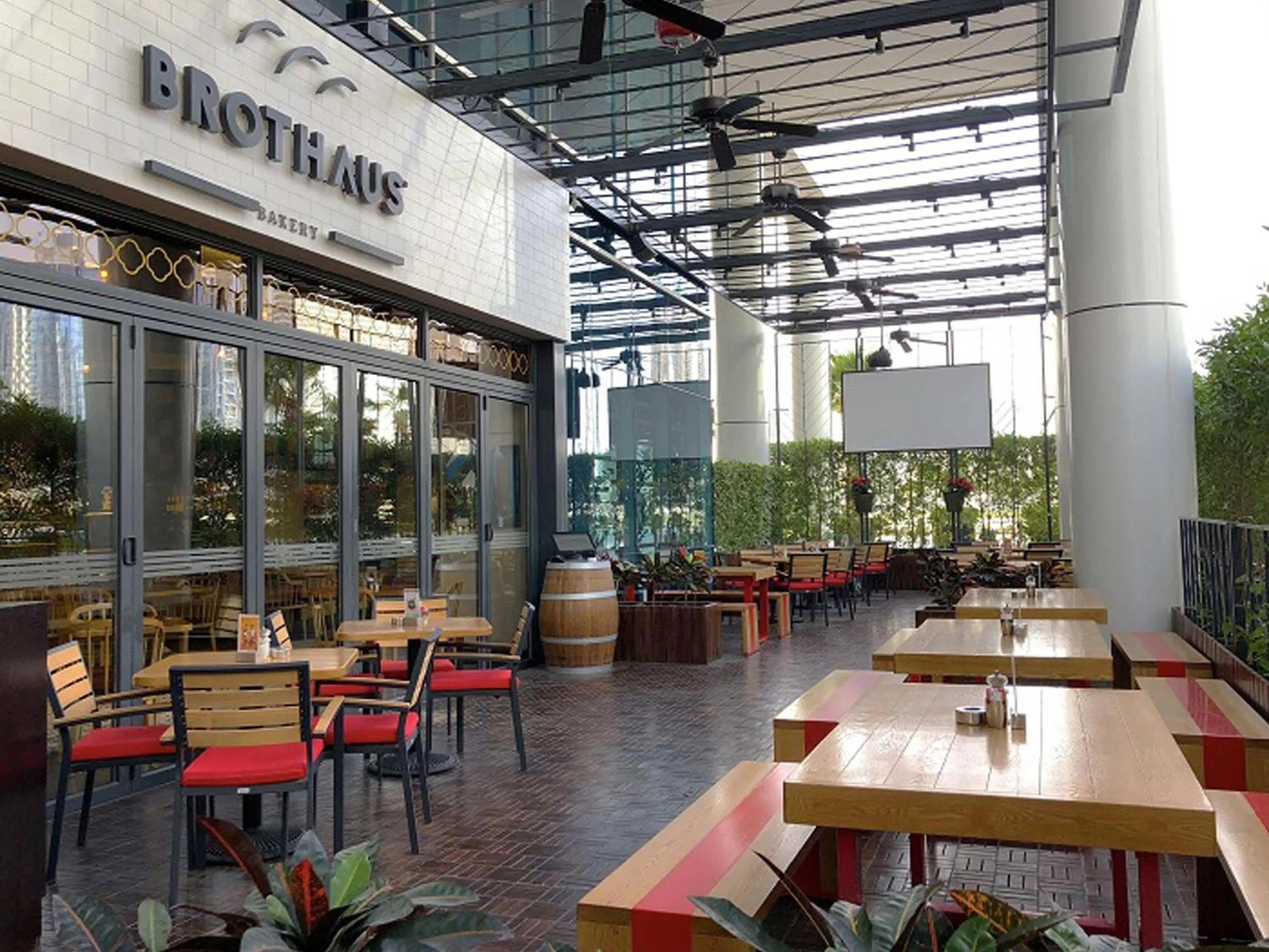 Restaurant/places to eat in Pullman Dubai Downtown