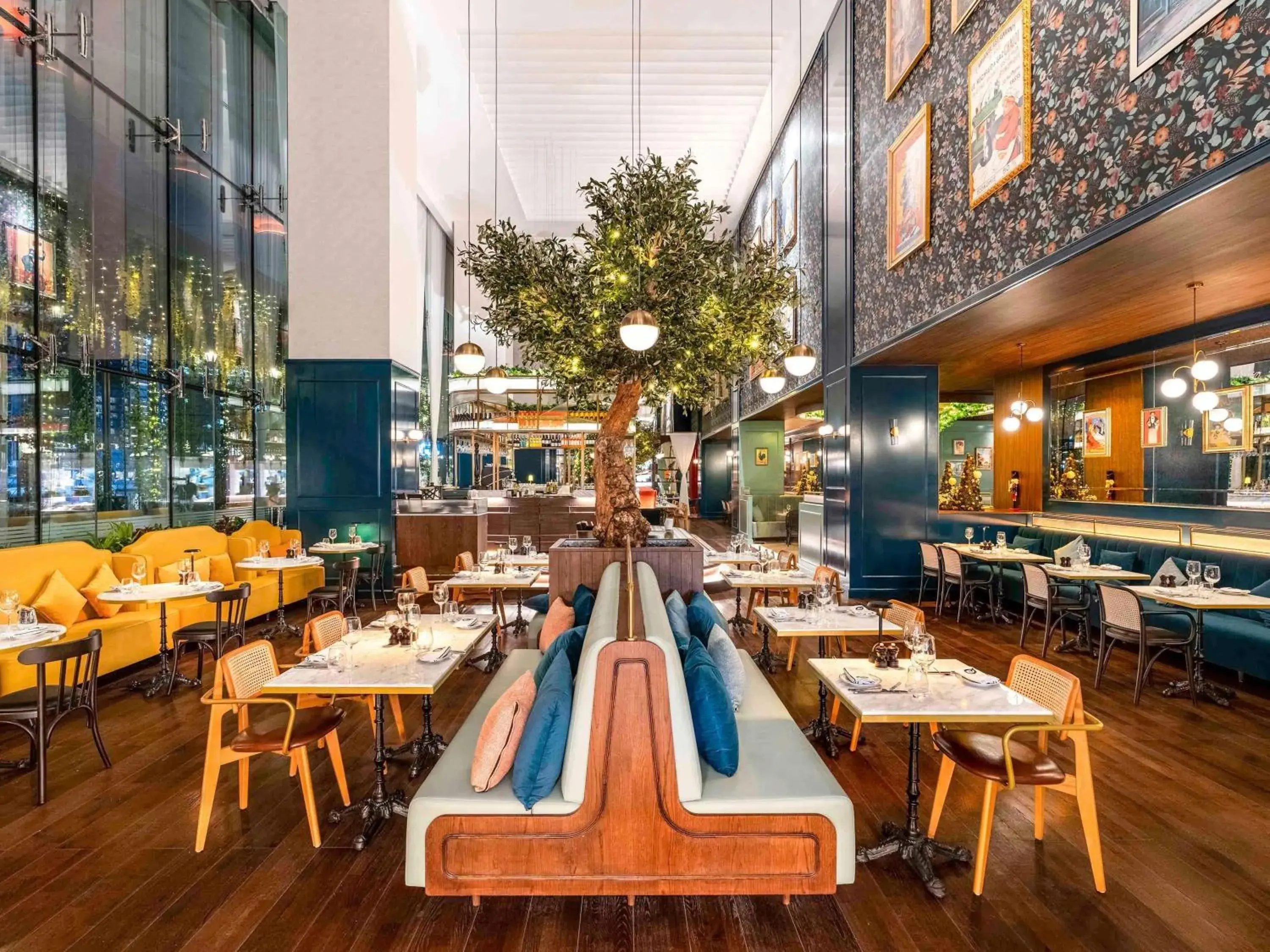 Property building in Pullman Dubai Downtown Property building in Pullman Dubai Downtown