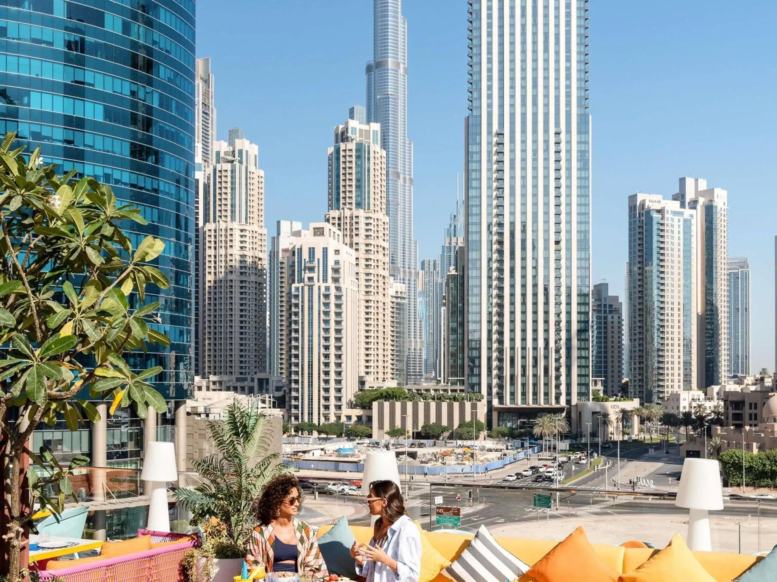 Lounge or bar in Pullman Dubai Downtown Lounge or bar in Pullman Dubai Downtown