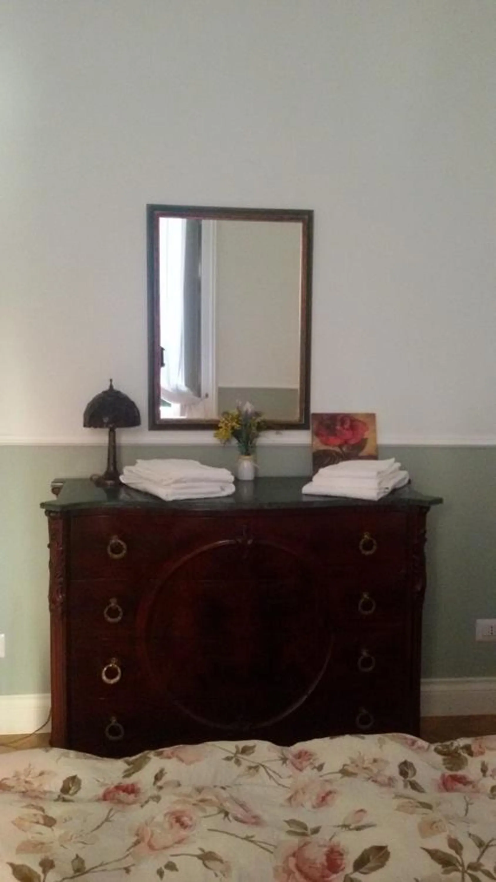 Decorative detail in At Home Lettieri