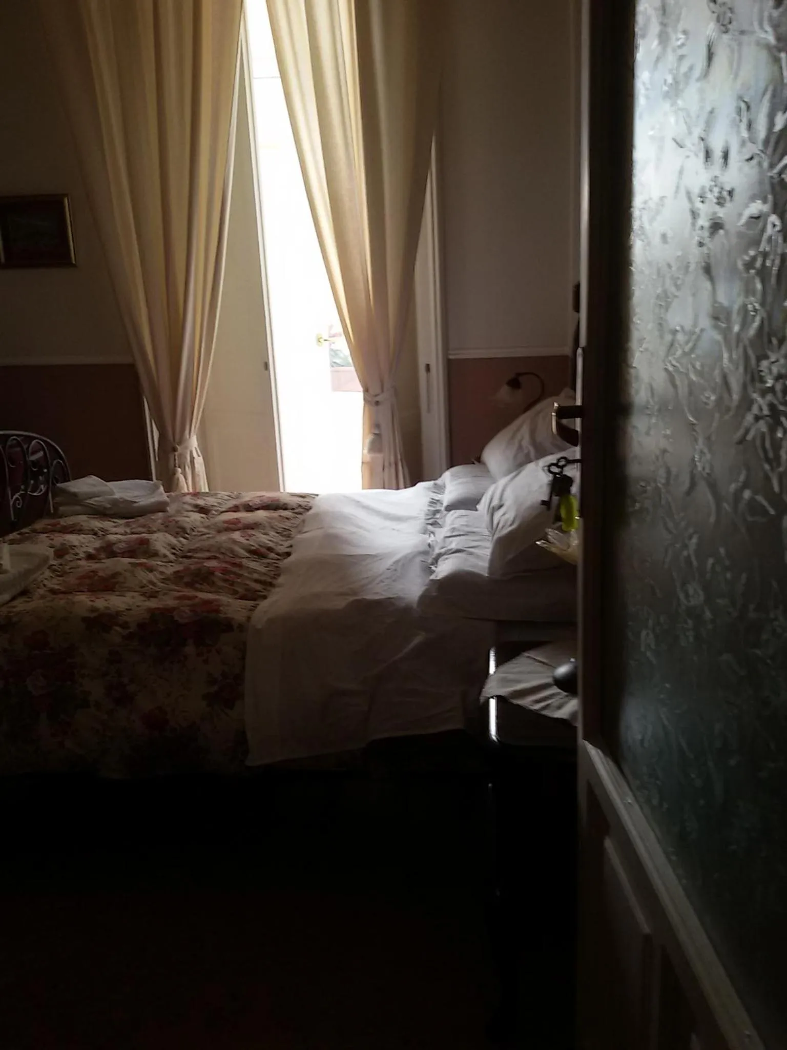 Photo of the whole room in At Home Lettieri