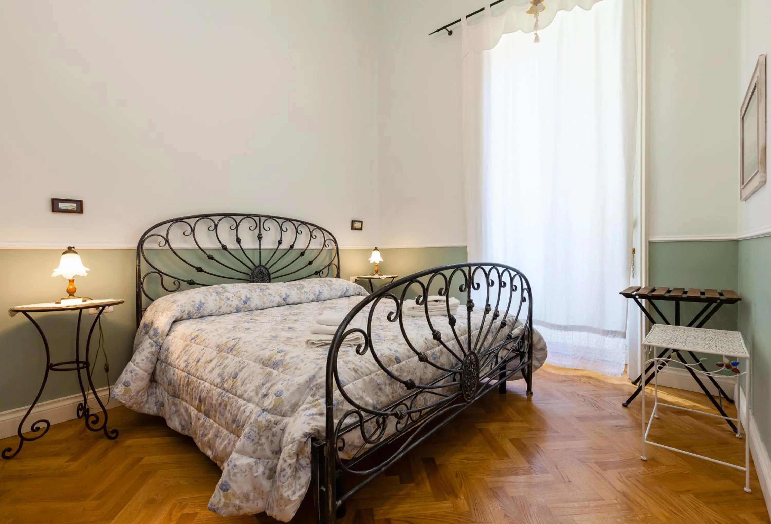 Bed in At Home Lettieri