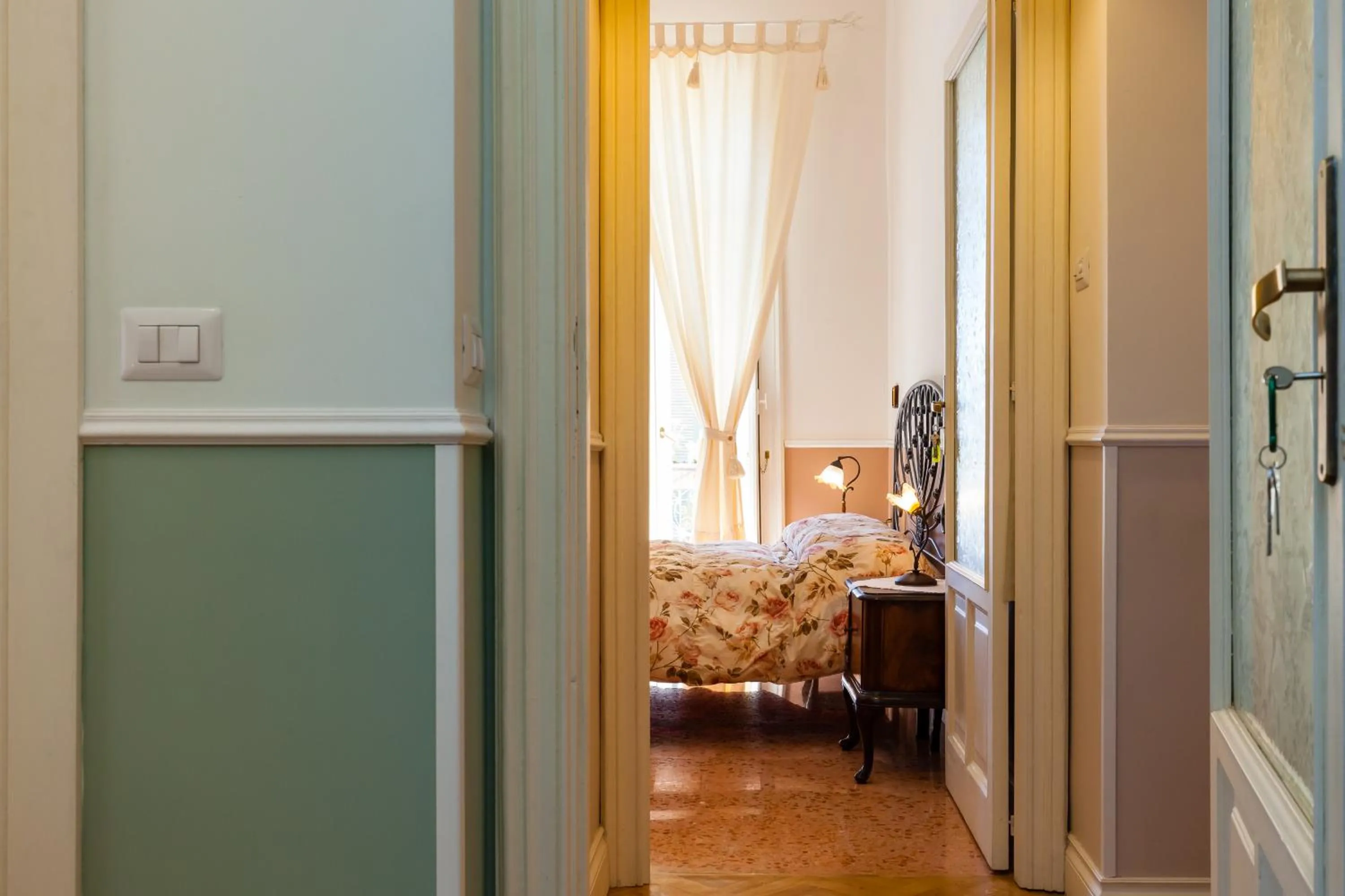 Photo of the whole room in At Home Lettieri