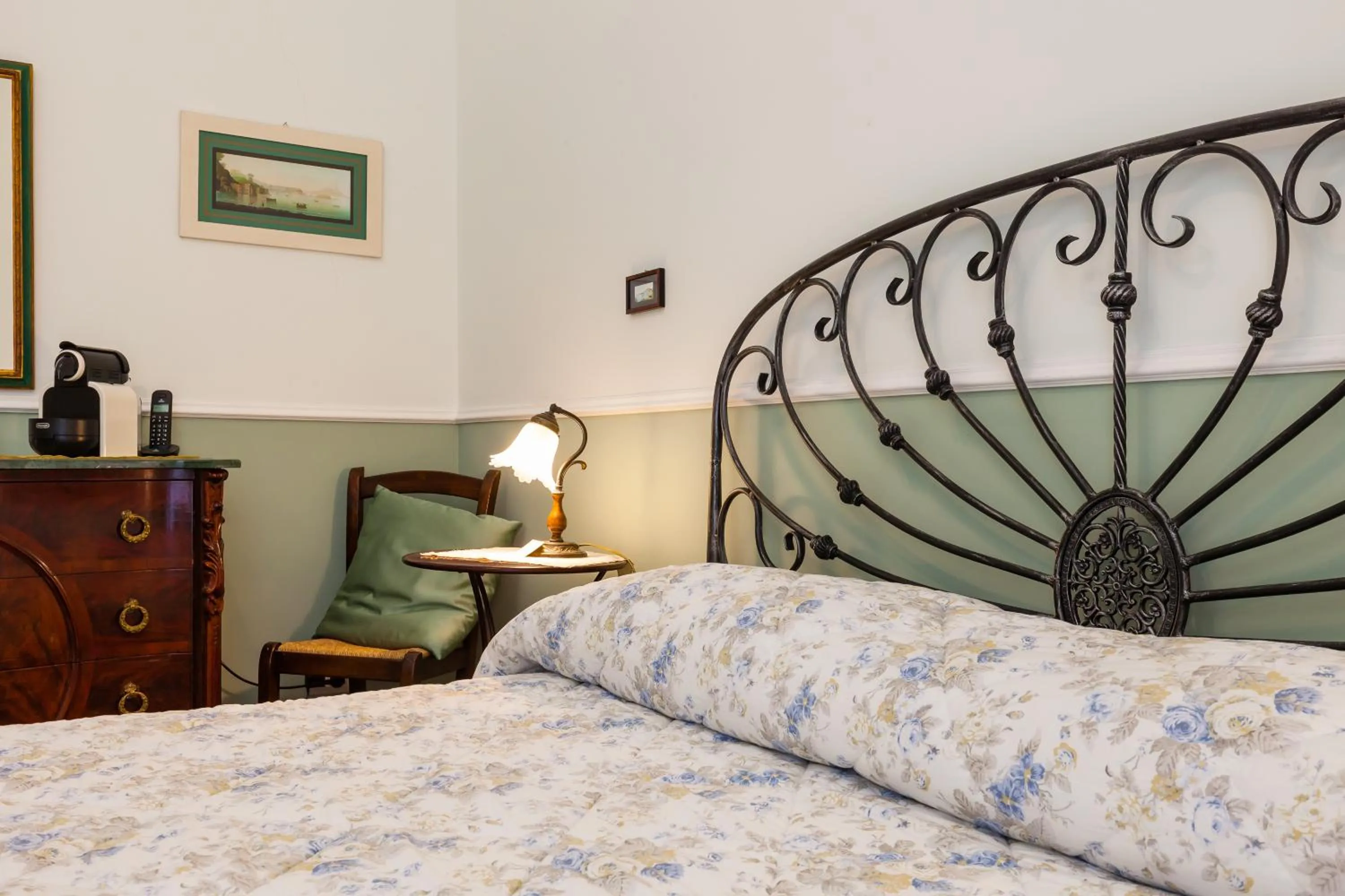 Photo of the whole room in At Home Lettieri