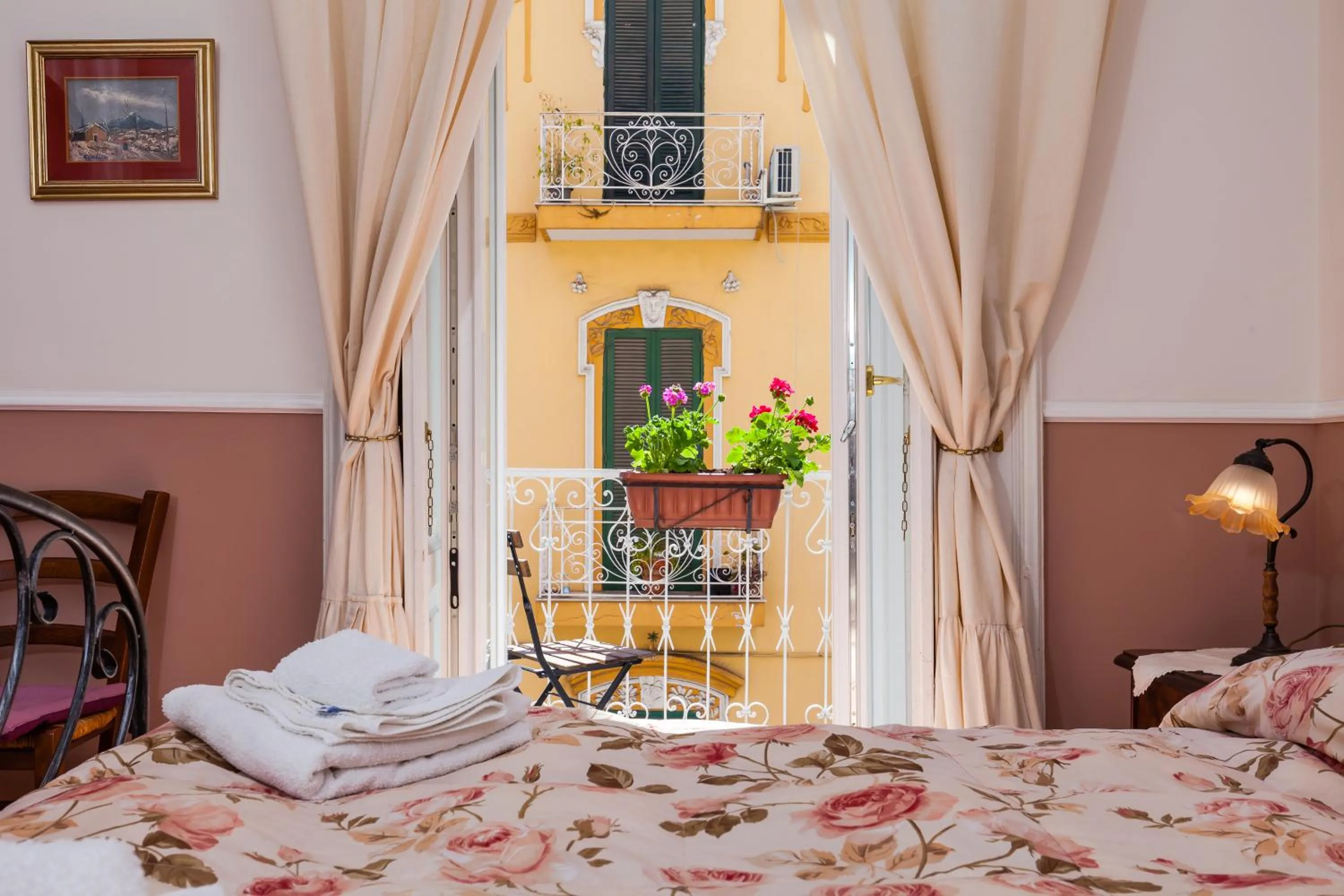 Photo of the whole room in At Home Lettieri