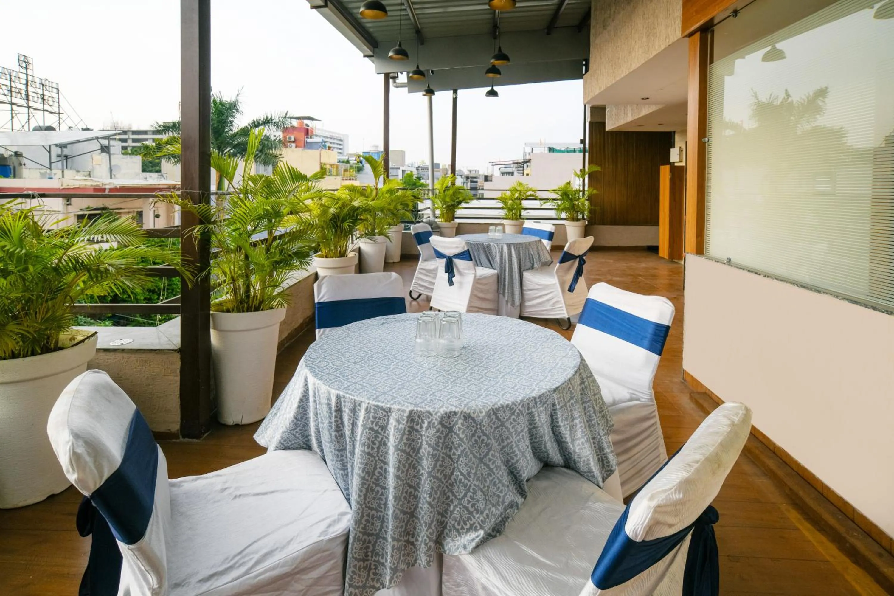 Restaurant/places to eat in The Avinya Stay