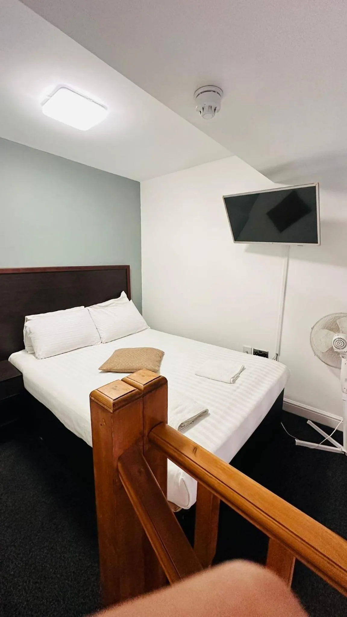 Bedroom, Bed in Imperial Salford Hotel