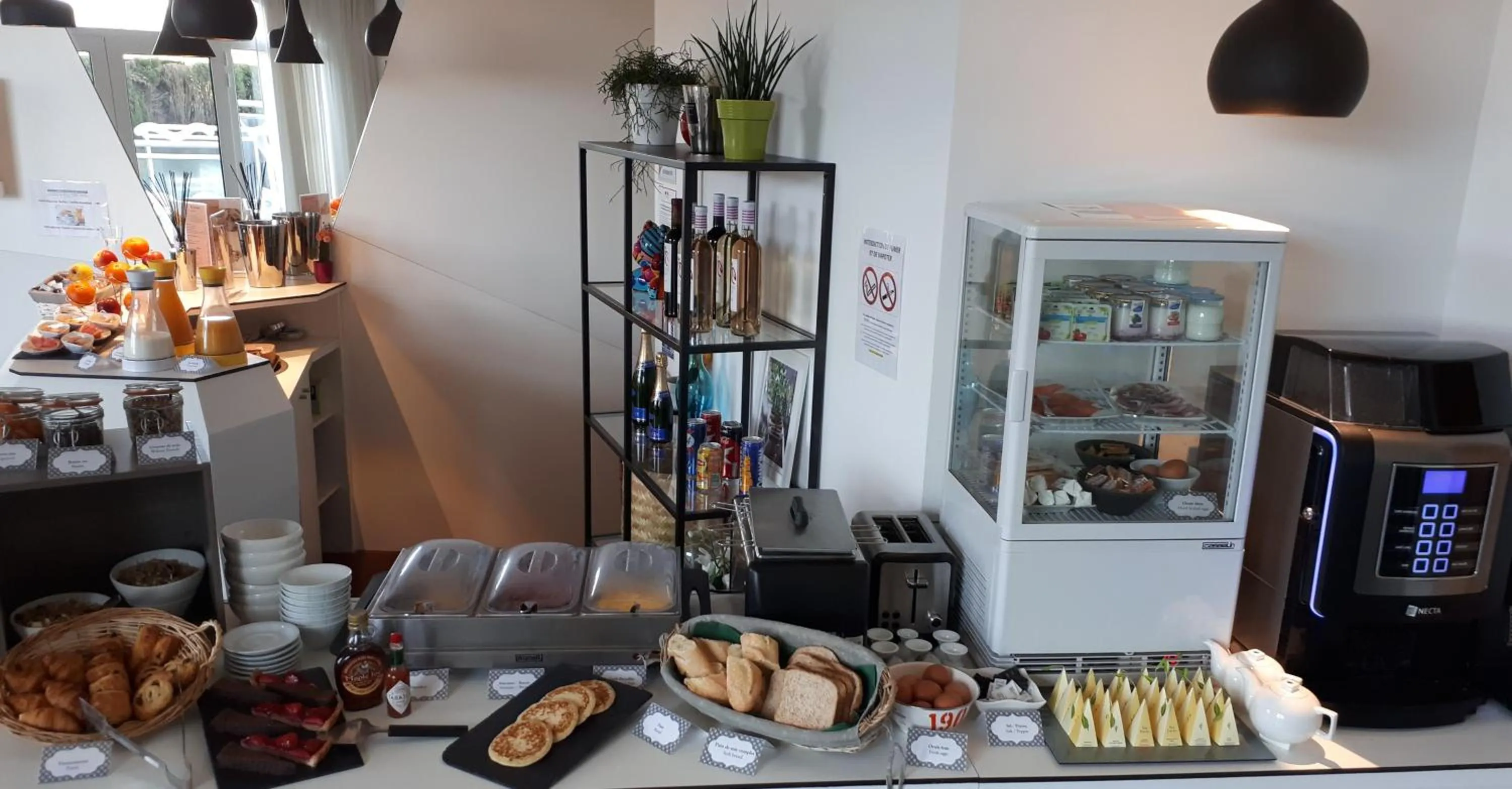 Food and drinks in Adonis Mougins