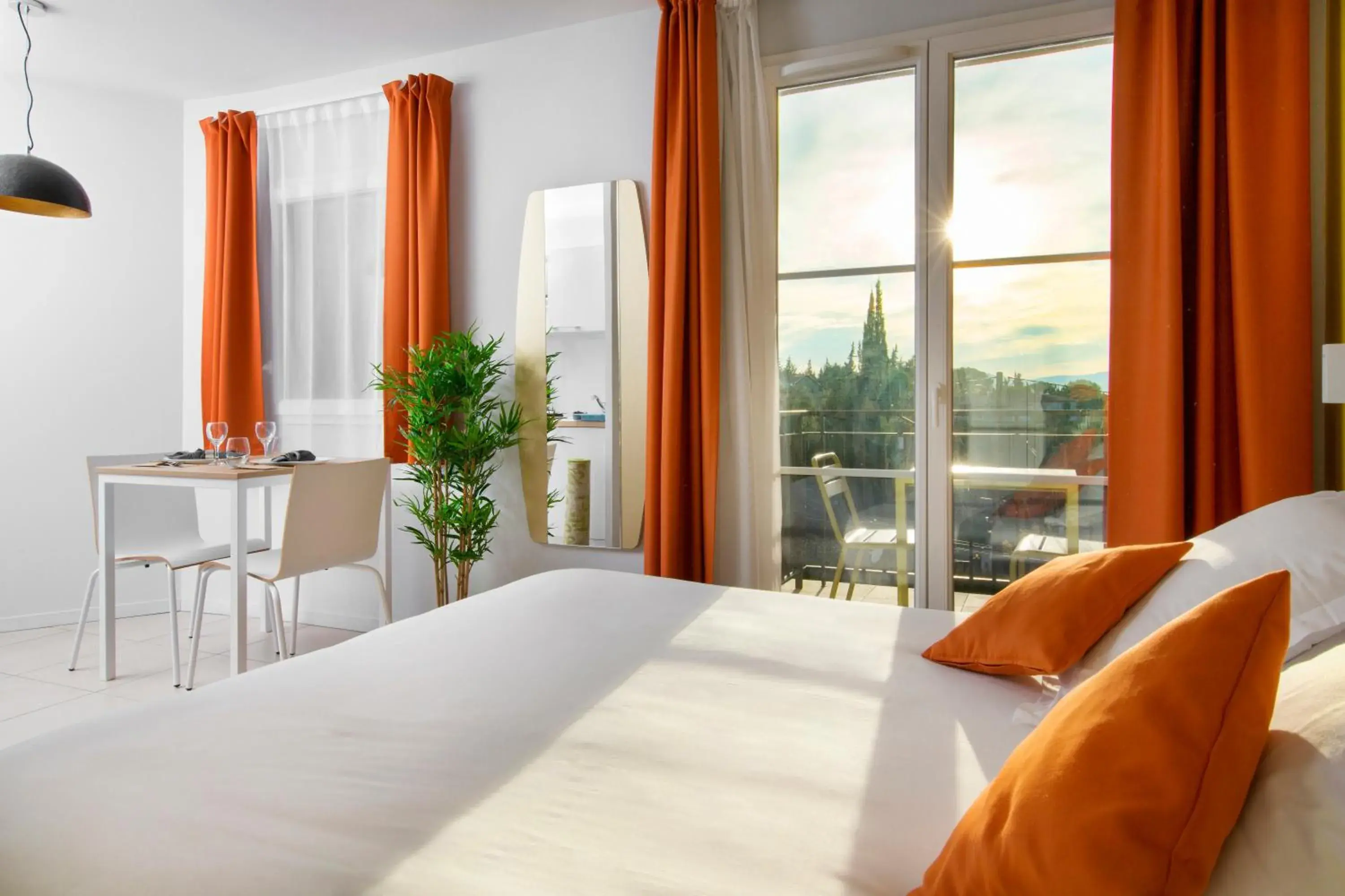 Photo of the whole room, Bed in Adonis Mougins Photo of the whole room, Bed in Adonis Mougins