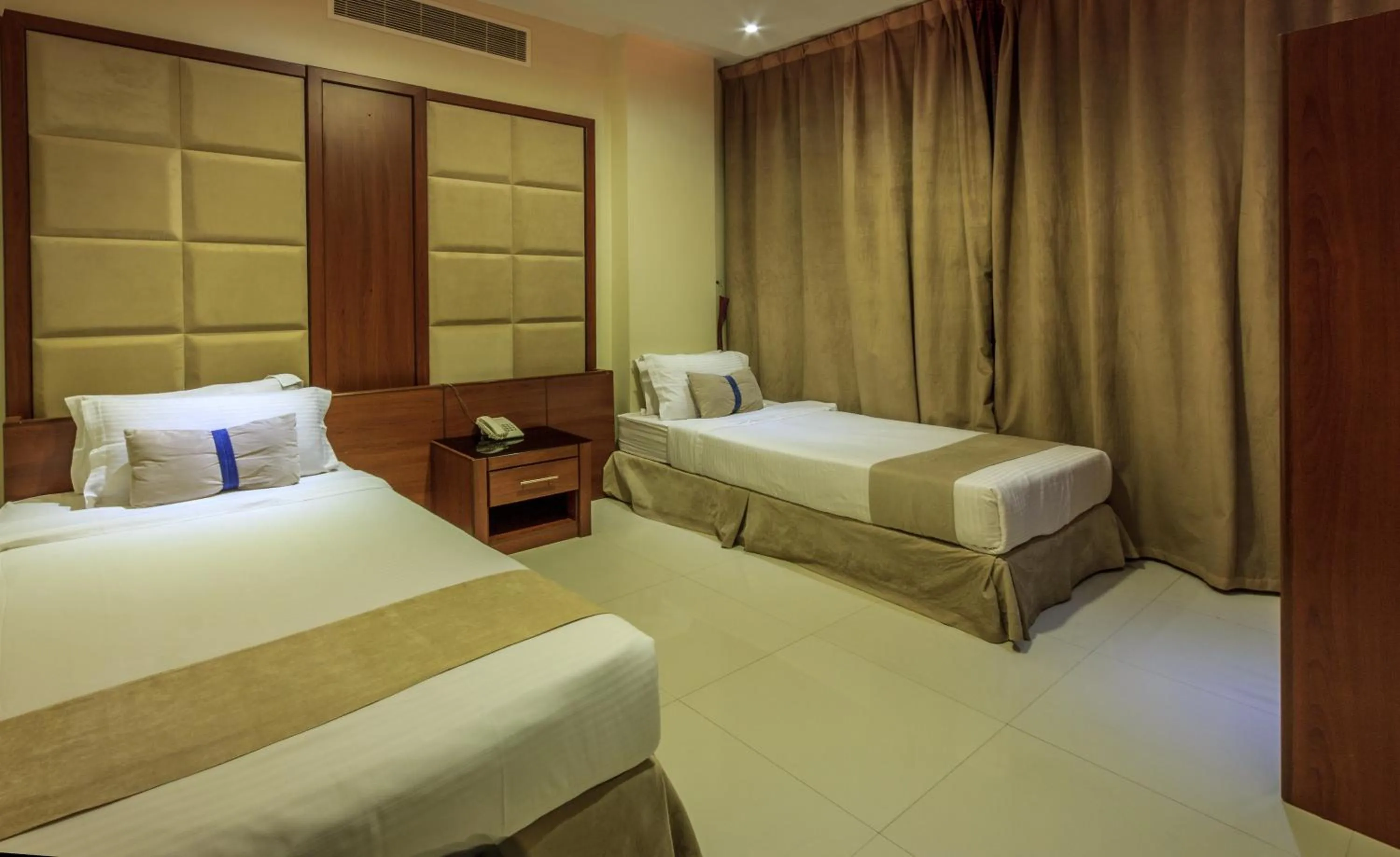 Bed in Al Muhaidb Down Town - King Fahd Road